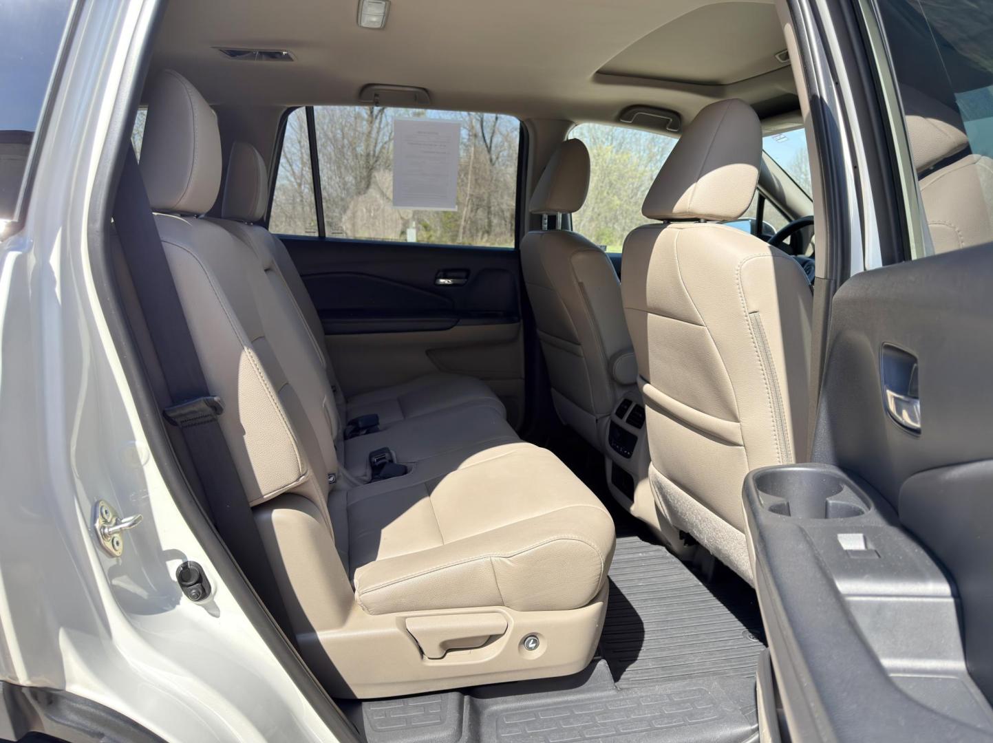 2018 WHITE /Tan Honda Pilot EX-L w/Navigation AWD (5FNYF6H75JB) with an 3.5L V6 engine, Automatic transmission, located at 2990 Old Orchard Rd., Jackson, MO, 63755, 37.354214, -89.612106 - 2018 Honda Pilot EX-L 142xxx miles All Wheel Drive 3.5L V6 Automatic Leather 3rd Row Navigation Power/Heated Seats Backup Camera Sunroof Bluetooth Remote Start Cruise Power Windows/Locks/Mirrors We have financing available and we accept trades! Fill out a credit application on our web - Photo#21