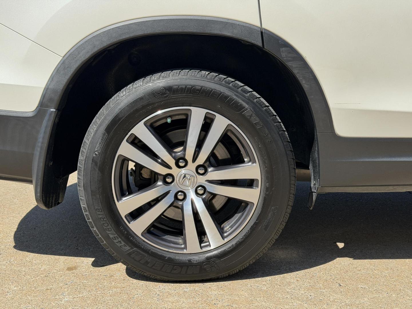 2018 WHITE /Tan Honda Pilot EX-L w/Navigation AWD (5FNYF6H75JB) with an 3.5L V6 engine, Automatic transmission, located at 2990 Old Orchard Rd., Jackson, MO, 63755, 37.354214, -89.612106 - 2018 Honda Pilot EX-L 142xxx miles All Wheel Drive 3.5L V6 Automatic Leather 3rd Row Navigation Power/Heated Seats Backup Camera Sunroof Bluetooth Remote Start Cruise Power Windows/Locks/Mirrors We have financing available and we accept trades! Fill out a credit application on our web - Photo#45