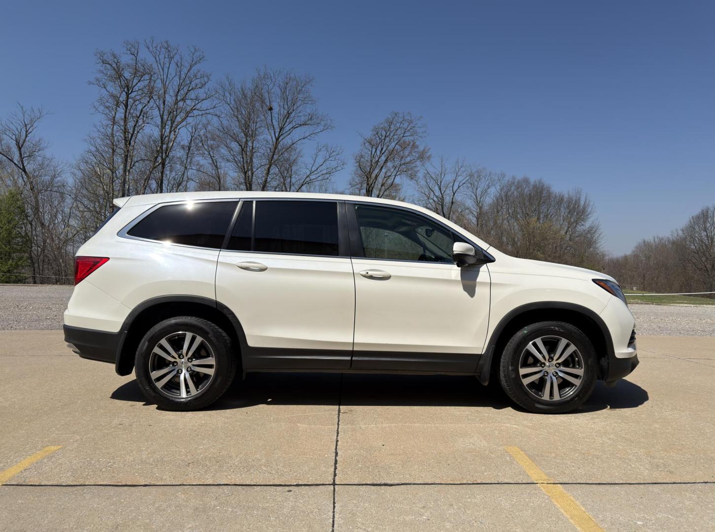 2018 WHITE /Tan Honda Pilot EX-L w/Navigation AWD (5FNYF6H75JB) with an 3.5L V6 engine, Automatic transmission, located at 2990 Old Orchard Rd., Jackson, MO, 63755, 37.354214, -89.612106 - 2018 Honda Pilot EX-L 142xxx miles All Wheel Drive 3.5L V6 Automatic Leather 3rd Row Navigation Power/Heated Seats Backup Camera Sunroof Bluetooth Remote Start Cruise Power Windows/Locks/Mirrors We have financing available and we accept trades! Fill out a credit application on our web - Photo#11