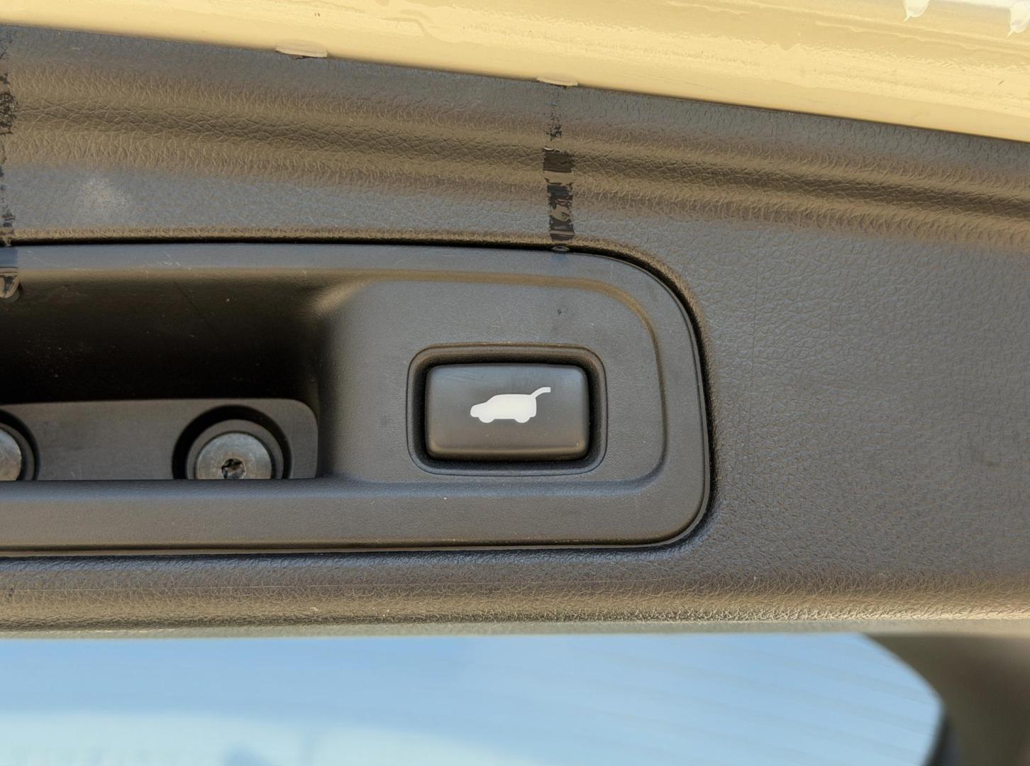 2018 WHITE /Tan Honda Pilot EX-L w/Navigation AWD (5FNYF6H75JB) with an 3.5L V6 engine, Automatic transmission, located at 2990 Old Orchard Rd., Jackson, MO, 63755, 37.354214, -89.612106 - 2018 Honda Pilot EX-L 142xxx miles All Wheel Drive 3.5L V6 Automatic Leather 3rd Row Navigation Power/Heated Seats Backup Camera Sunroof Bluetooth Remote Start Cruise Power Windows/Locks/Mirrors We have financing available and we accept trades! Fill out a credit application on our web - Photo#25