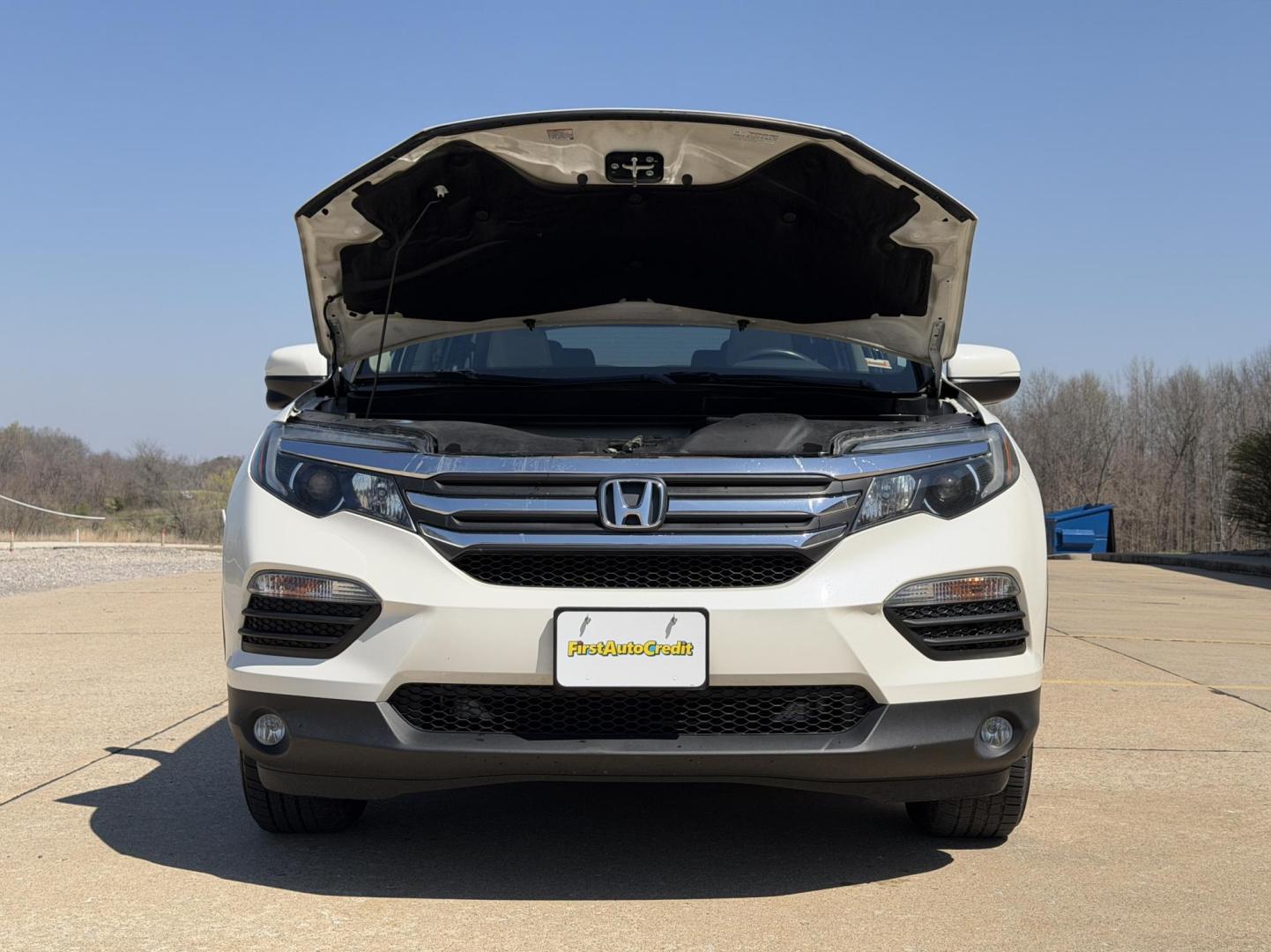 2018 WHITE /Tan Honda Pilot EX-L w/Navigation AWD (5FNYF6H75JB) with an 3.5L V6 engine, Automatic transmission, located at 2990 Old Orchard Rd., Jackson, MO, 63755, 37.354214, -89.612106 - 2018 Honda Pilot EX-L 142xxx miles All Wheel Drive 3.5L V6 Automatic Leather 3rd Row Navigation Power/Heated Seats Backup Camera Sunroof Bluetooth Remote Start Cruise Power Windows/Locks/Mirrors We have financing available and we accept trades! Fill out a credit application on our web - Photo#40