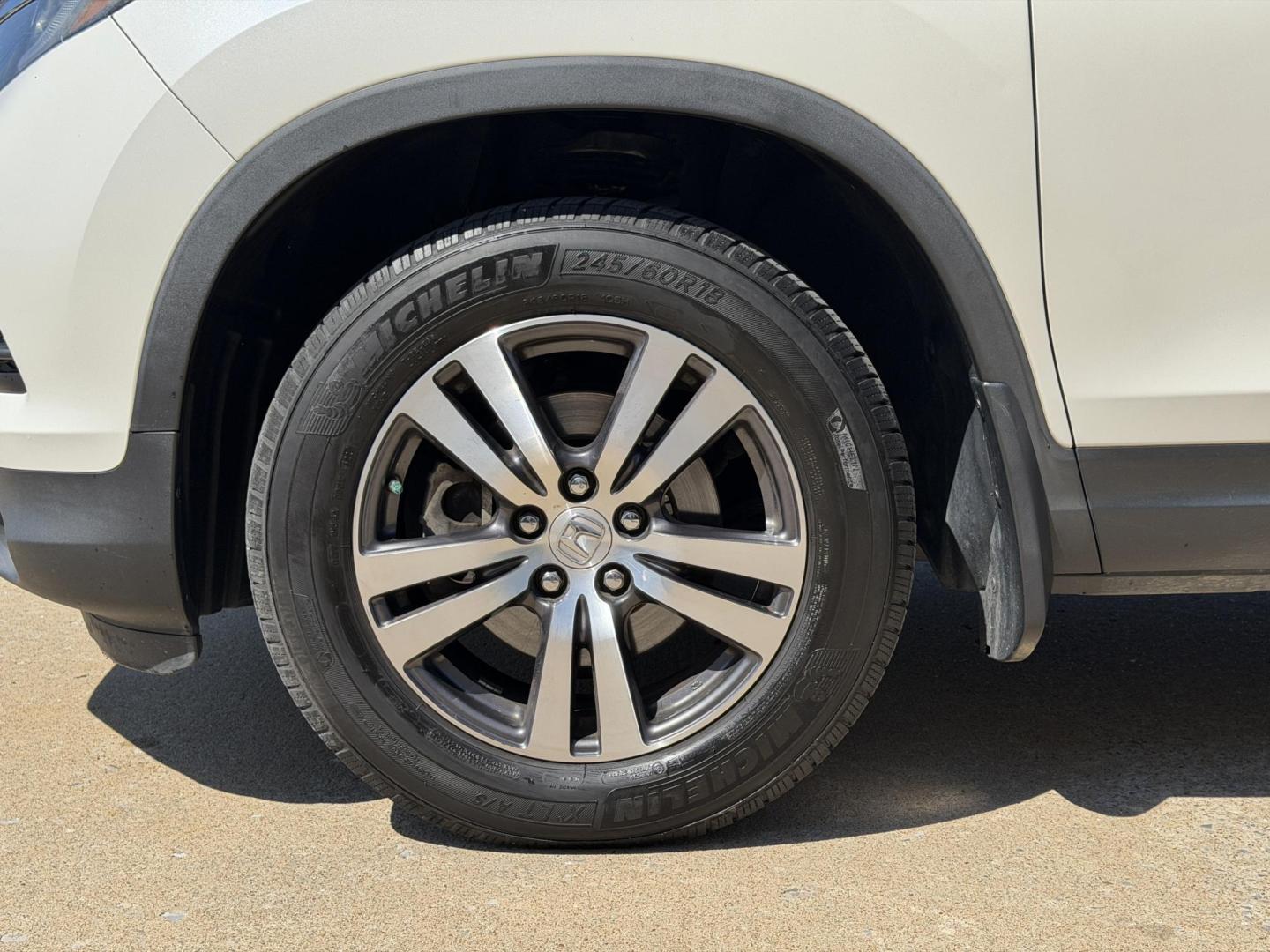 2018 WHITE /Tan Honda Pilot EX-L w/Navigation AWD (5FNYF6H75JB) with an 3.5L V6 engine, Automatic transmission, located at 2990 Old Orchard Rd., Jackson, MO, 63755, 37.354214, -89.612106 - 2018 Honda Pilot EX-L 142xxx miles All Wheel Drive 3.5L V6 Automatic Leather 3rd Row Navigation Power/Heated Seats Backup Camera Sunroof Bluetooth Remote Start Cruise Power Windows/Locks/Mirrors We have financing available and we accept trades! Fill out a credit application on our web - Photo#43