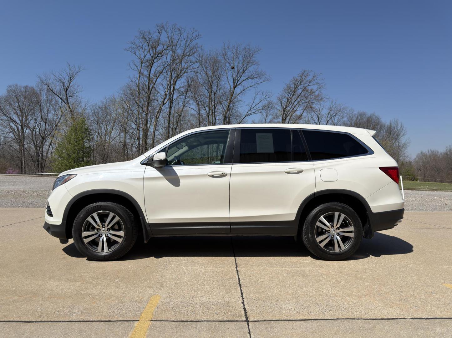 2018 WHITE /Tan Honda Pilot EX-L w/Navigation AWD (5FNYF6H75JB) with an 3.5L V6 engine, Automatic transmission, located at 2990 Old Orchard Rd., Jackson, MO, 63755, 37.354214, -89.612106 - 2018 Honda Pilot EX-L 142xxx miles All Wheel Drive 3.5L V6 Automatic Leather 3rd Row Navigation Power/Heated Seats Backup Camera Sunroof Bluetooth Remote Start Cruise Power Windows/Locks/Mirrors We have financing available and we accept trades! Fill out a credit application on our web - Photo#10