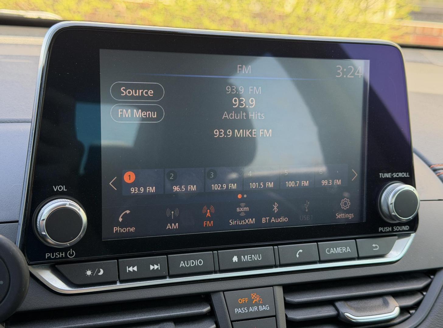 2020 BLUE /Black Nissan Altima 2.5 SR AWD (1N4BL4CW3LC) with an 2.5L 4 Cyl. engine, CVT transmission, located at 2990 Old Orchard Rd., Jackson, MO, 63755, 37.354214, -89.612106 - 2020 Nissan Altima 2.5 SR 1-Owner 101xxx miles All Wheel Drive 2.5L 4 Cyl. Automatic Leather Backup Camera Bluetooth Remote Start Cruise Power Windows/Locks/Mirrors We have financing available and we accept trades! Fill out a credit application on our website or come by today! If you ha - Photo#26