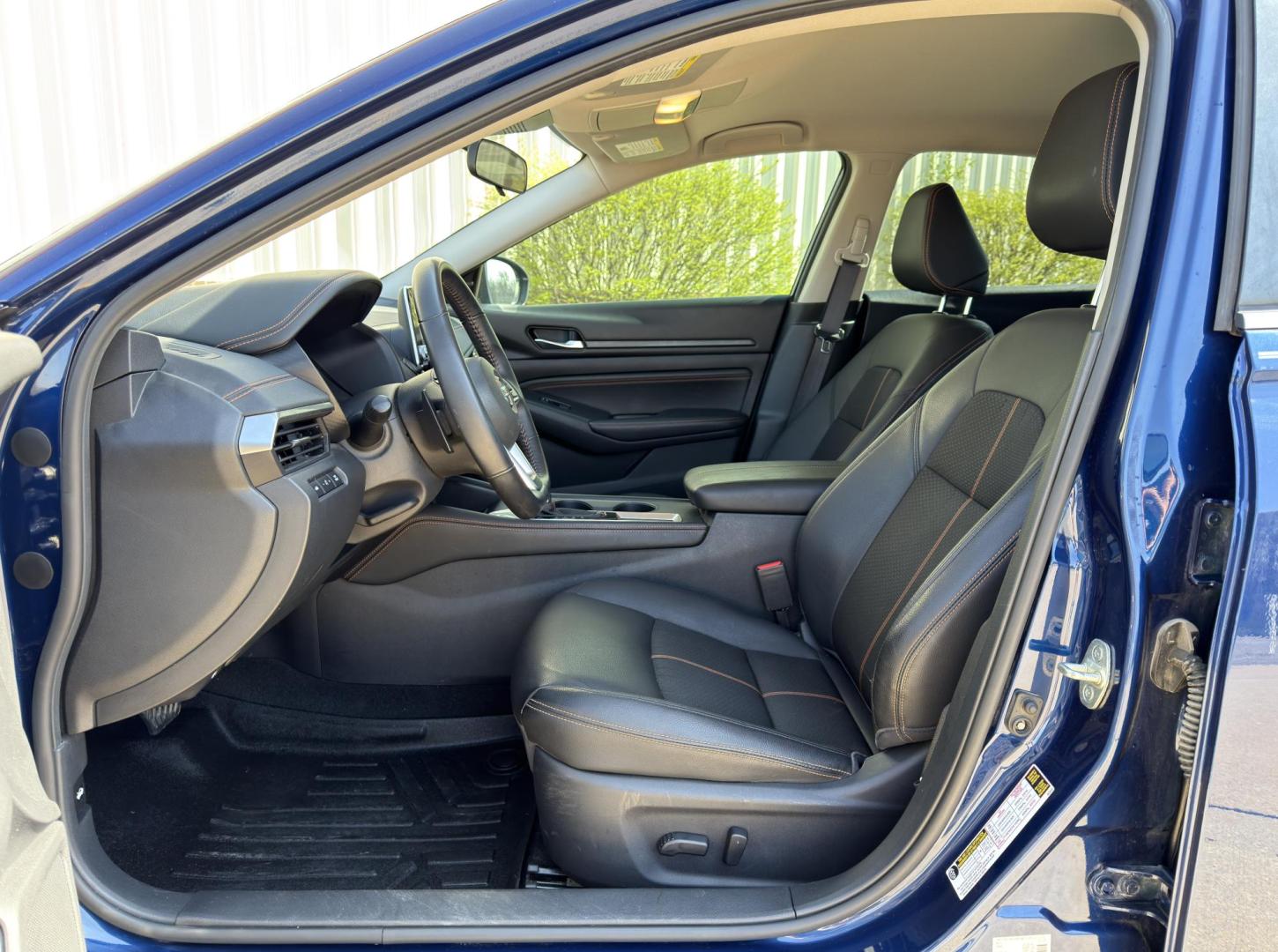 2020 BLUE /Black Nissan Altima 2.5 SR AWD (1N4BL4CW3LC) with an 2.5L 4 Cyl. engine, CVT transmission, located at 2990 Old Orchard Rd., Jackson, MO, 63755, 37.354214, -89.612106 - 2020 Nissan Altima 2.5 SR 1-Owner 101xxx miles All Wheel Drive 2.5L 4 Cyl. Automatic Leather Backup Camera Bluetooth Remote Start Cruise Power Windows/Locks/Mirrors We have financing available and we accept trades! Fill out a credit application on our website or come by today! If you ha - Photo#13