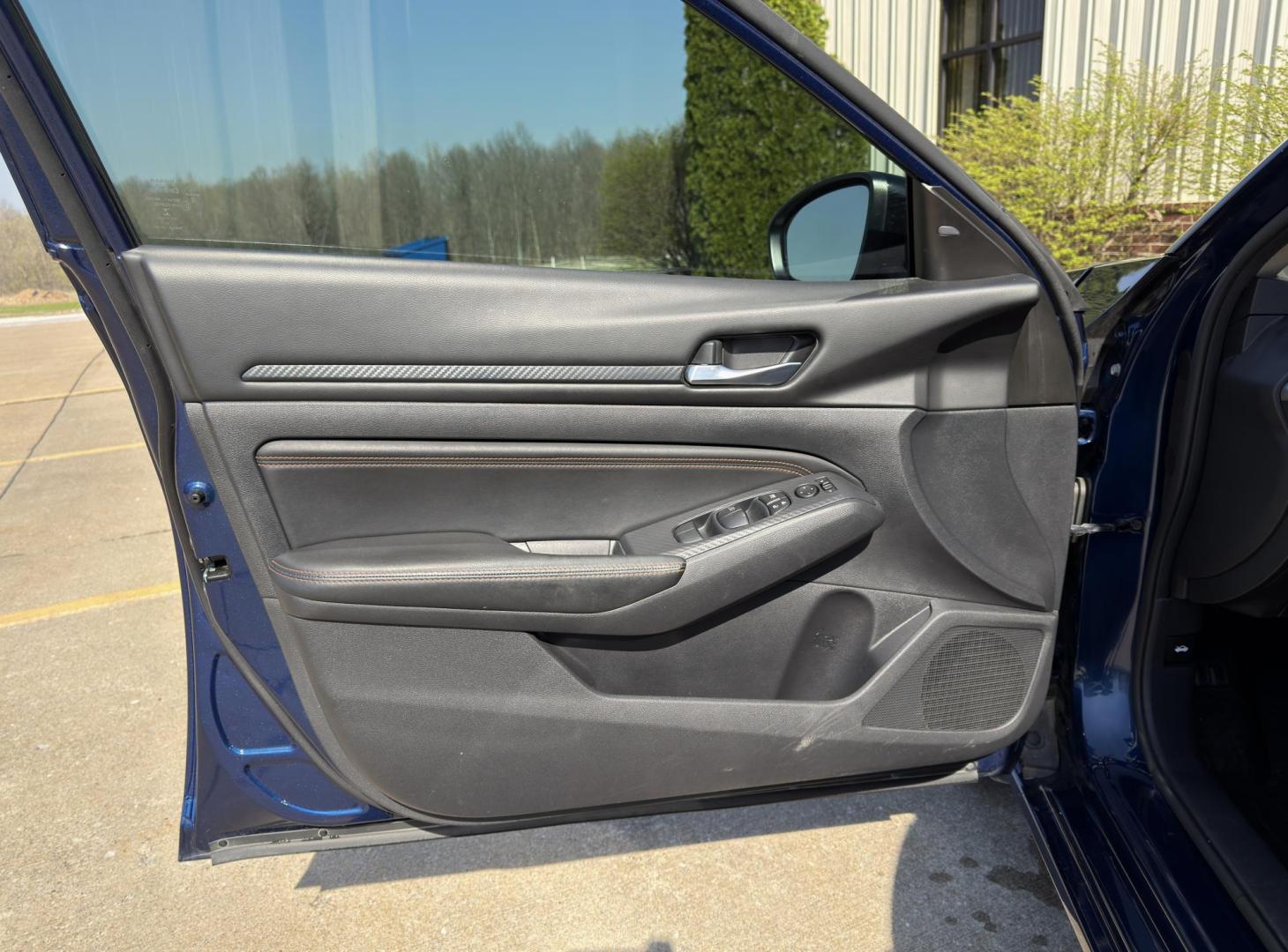 2020 BLUE /Black Nissan Altima 2.5 SR AWD (1N4BL4CW3LC) with an 2.5L 4 Cyl. engine, CVT transmission, located at 2990 Old Orchard Rd., Jackson, MO, 63755, 37.354214, -89.612106 - 2020 Nissan Altima 2.5 SR 1-Owner 101xxx miles All Wheel Drive 2.5L 4 Cyl. Automatic Leather Backup Camera Bluetooth Remote Start Cruise Power Windows/Locks/Mirrors We have financing available and we accept trades! Fill out a credit application on our website or come by today! If you ha - Photo#12