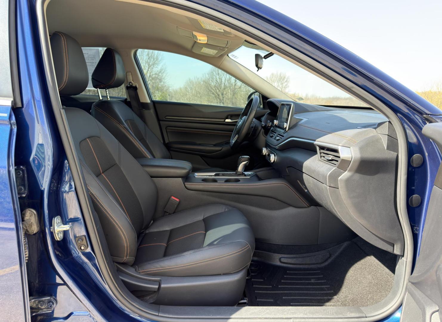 2020 BLUE /Black Nissan Altima 2.5 SR AWD (1N4BL4CW3LC) with an 2.5L 4 Cyl. engine, CVT transmission, located at 2990 Old Orchard Rd., Jackson, MO, 63755, 37.354214, -89.612106 - 2020 Nissan Altima 2.5 SR 1-Owner 101xxx miles All Wheel Drive 2.5L 4 Cyl. Automatic Leather Backup Camera Bluetooth Remote Start Cruise Power Windows/Locks/Mirrors We have financing available and we accept trades! Fill out a credit application on our website or come by today! If you ha - Photo#15