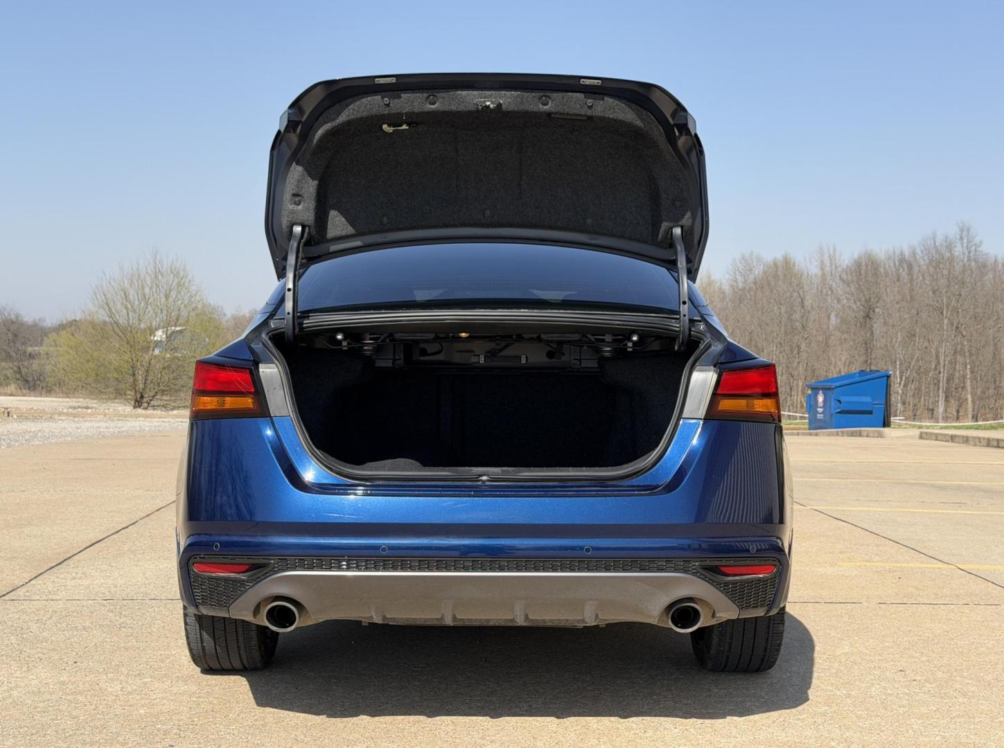 2020 BLUE /Black Nissan Altima 2.5 SR AWD (1N4BL4CW3LC) with an 2.5L 4 Cyl. engine, CVT transmission, located at 2990 Old Orchard Rd., Jackson, MO, 63755, 37.354214, -89.612106 - 2020 Nissan Altima 2.5 SR 1-Owner 101xxx miles All Wheel Drive 2.5L 4 Cyl. Automatic Leather Backup Camera Bluetooth Remote Start Cruise Power Windows/Locks/Mirrors We have financing available and we accept trades! Fill out a credit application on our website or come by today! If you ha - Photo#18