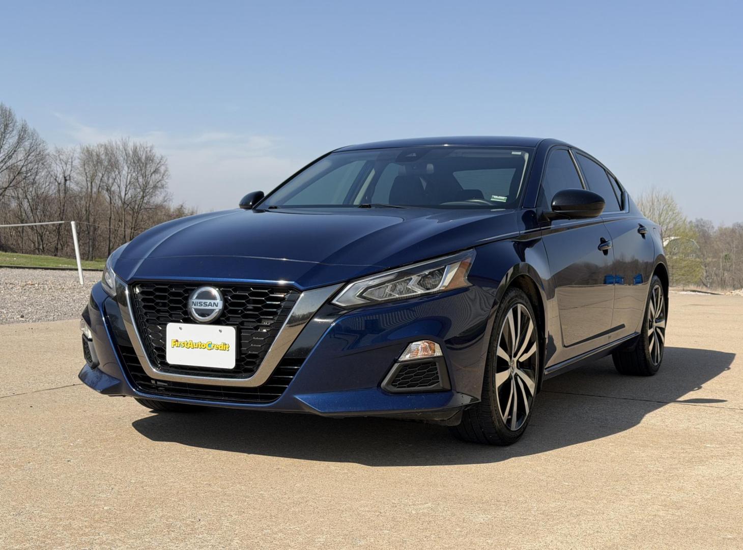 2020 BLUE /Black Nissan Altima 2.5 SR AWD (1N4BL4CW3LC) with an 2.5L 4 Cyl. engine, CVT transmission, located at 2990 Old Orchard Rd., Jackson, MO, 63755, 37.354214, -89.612106 - 2020 Nissan Altima 2.5 SR 1-Owner 101xxx miles All Wheel Drive 2.5L 4 Cyl. Automatic Leather Backup Camera Bluetooth Remote Start Cruise Power Windows/Locks/Mirrors We have financing available and we accept trades! Fill out a credit application on our website or come by today! If you ha - Photo#5