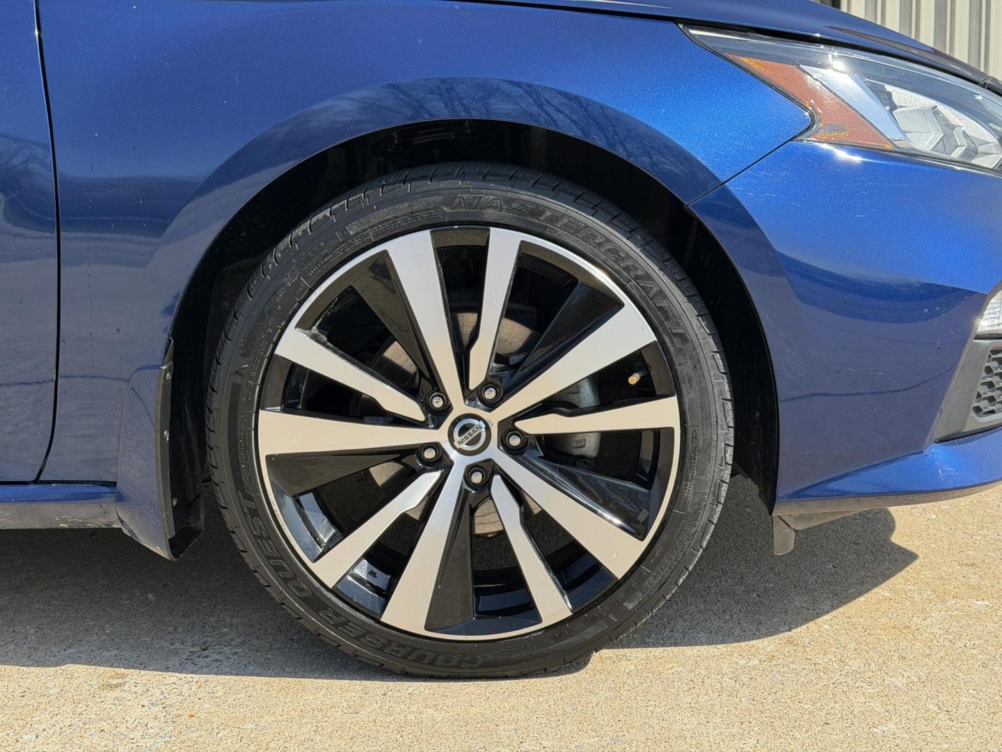 2020 BLUE /Black Nissan Altima 2.5 SR AWD (1N4BL4CW3LC) with an 2.5L 4 Cyl. engine, CVT transmission, located at 2990 Old Orchard Rd., Jackson, MO, 63755, 37.354214, -89.612106 - 2020 Nissan Altima 2.5 SR 1-Owner 101xxx miles All Wheel Drive 2.5L 4 Cyl. Automatic Leather Backup Camera Bluetooth Remote Start Cruise Power Windows/Locks/Mirrors We have financing available and we accept trades! Fill out a credit application on our website or come by today! If you ha - Photo#39