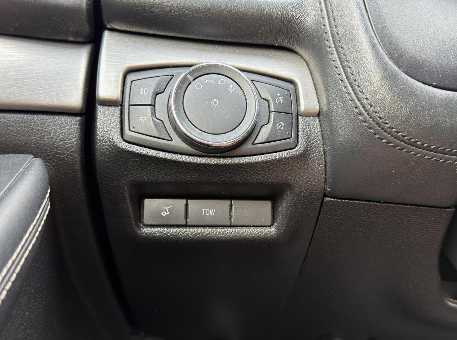 2017 WHITE /Tan Ford Explorer Platinum 4WD (1FM5K8HT1HG) with an 3.5L V6 engine, Automatic transmission, located at 2990 Old Orchard Rd., Jackson, MO, 63755, 37.354214, -89.612106 - 2017 Ford Explorer Platinum 133xxx miles 4 Wheel Drive 3.5L V6 Automatic Leather 3rd Row Navigation Backup Camera Power/Heated/Cooled Seats Heated Rear Seats Sunroof Bluetooth Remote Start Cruise Power Windows/Locks/Mirrors We have financing available and we accept trades! Fill out a - Photo#37