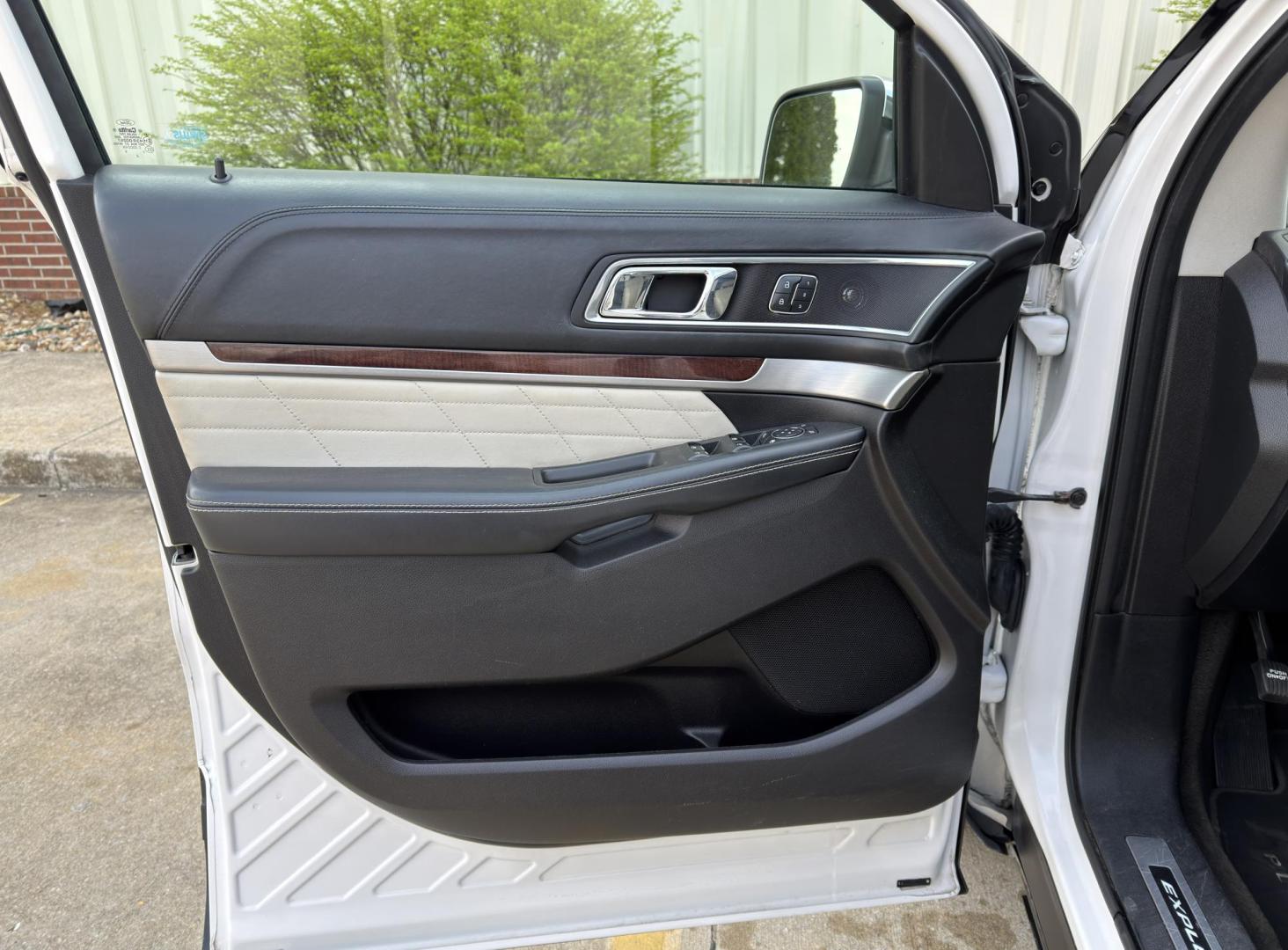 2017 WHITE /Tan Ford Explorer Platinum 4WD (1FM5K8HT1HG) with an 3.5L V6 engine, Automatic transmission, located at 2990 Old Orchard Rd., Jackson, MO, 63755, 37.354214, -89.612106 - 2017 Ford Explorer Platinum 133xxx miles 4 Wheel Drive 3.5L V6 Automatic Leather 3rd Row Navigation Backup Camera Power/Heated/Cooled Seats Heated Rear Seats Sunroof Bluetooth Remote Start Cruise Power Windows/Locks/Mirrors We have financing available and we accept trades! Fill out a - Photo#16