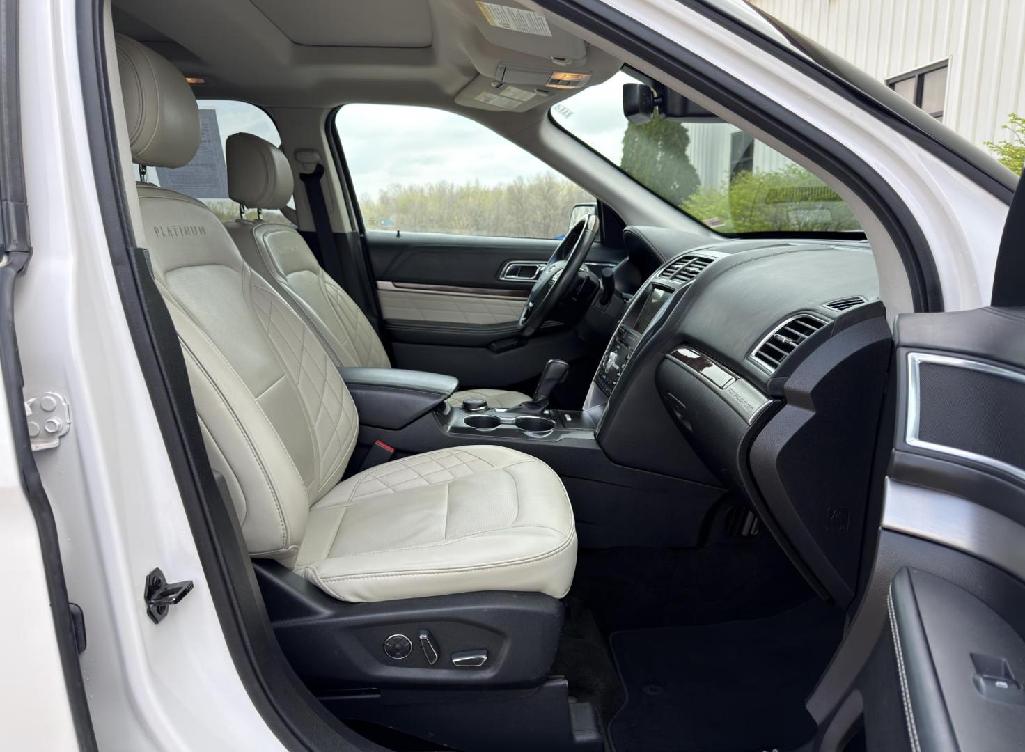 2017 WHITE /Tan Ford Explorer Platinum 4WD (1FM5K8HT1HG) with an 3.5L V6 engine, Automatic transmission, located at 2990 Old Orchard Rd., Jackson, MO, 63755, 37.354214, -89.612106 - 2017 Ford Explorer Platinum 133xxx miles 4 Wheel Drive 3.5L V6 Automatic Leather 3rd Row Navigation Backup Camera Power/Heated/Cooled Seats Heated Rear Seats Sunroof Bluetooth Remote Start Cruise Power Windows/Locks/Mirrors We have financing available and we accept trades! Fill out a - Photo#19