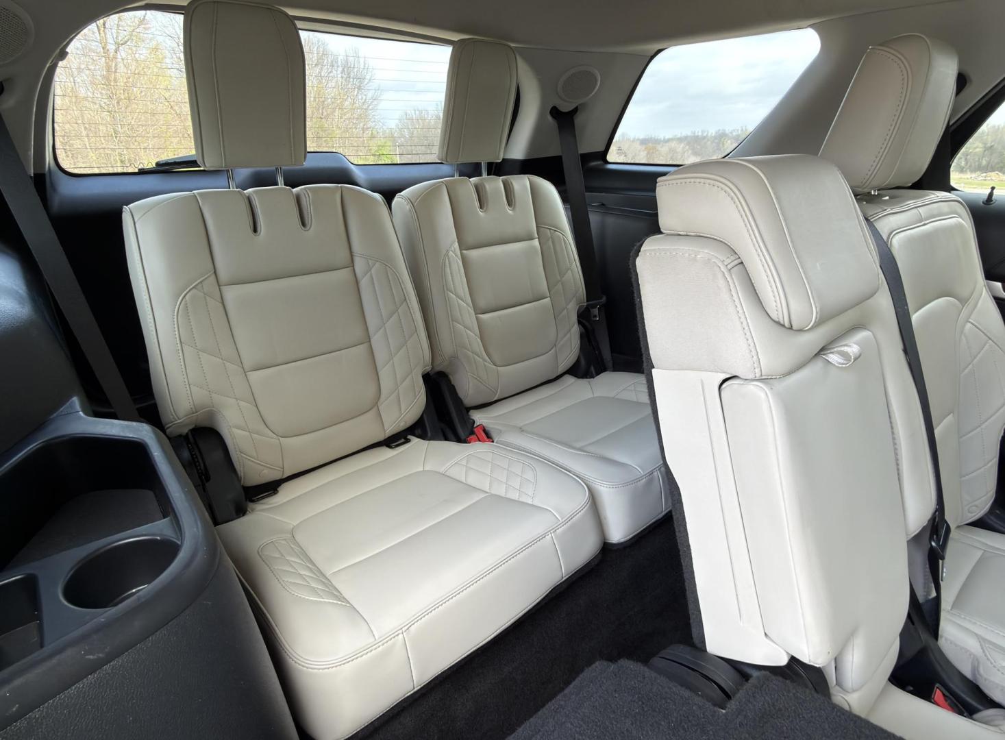 2017 WHITE /Tan Ford Explorer Platinum 4WD (1FM5K8HT1HG) with an 3.5L V6 engine, Automatic transmission, located at 2990 Old Orchard Rd., Jackson, MO, 63755, 37.354214, -89.612106 - 2017 Ford Explorer Platinum 133xxx miles 4 Wheel Drive 3.5L V6 Automatic Leather 3rd Row Navigation Backup Camera Power/Heated/Cooled Seats Heated Rear Seats Sunroof Bluetooth Remote Start Cruise Power Windows/Locks/Mirrors We have financing available and we accept trades! Fill out a - Photo#22