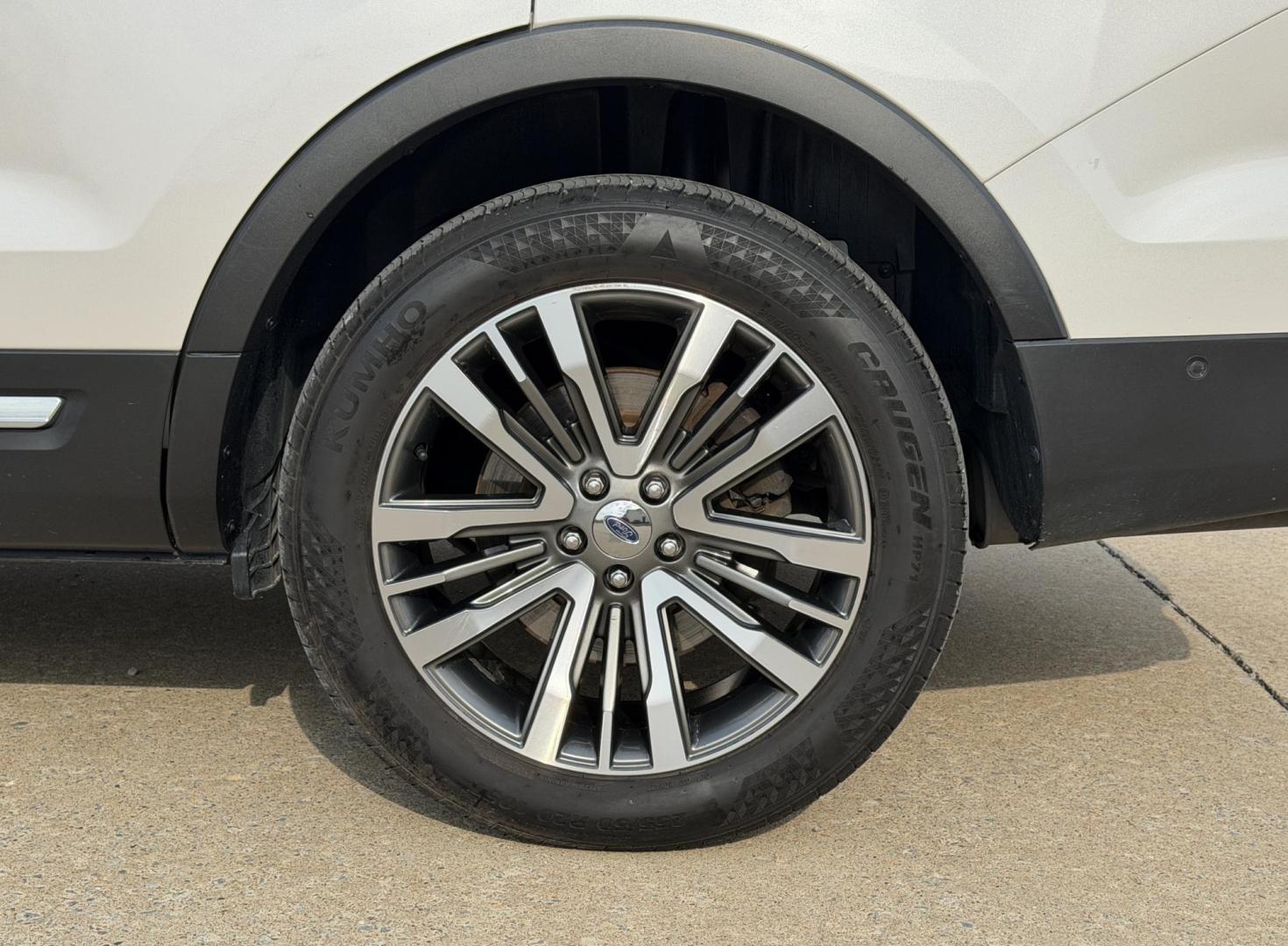 2017 WHITE /Tan Ford Explorer Platinum 4WD (1FM5K8HT1HG) with an 3.5L V6 engine, Automatic transmission, located at 2990 Old Orchard Rd., Jackson, MO, 63755, 37.354214, -89.612106 - 2017 Ford Explorer Platinum 133xxx miles 4 Wheel Drive 3.5L V6 Automatic Leather 3rd Row Navigation Backup Camera Power/Heated/Cooled Seats Heated Rear Seats Sunroof Bluetooth Remote Start Cruise Power Windows/Locks/Mirrors We have financing available and we accept trades! Fill out a - Photo#46