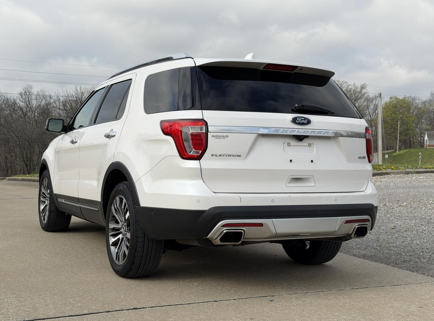 2017 WHITE /Tan Ford Explorer Platinum 4WD (1FM5K8HT1HG) with an 3.5L V6 engine, Automatic transmission, located at 2990 Old Orchard Rd., Jackson, MO, 63755, 37.354214, -89.612106 - 2017 Ford Explorer Platinum 133xxx miles 4 Wheel Drive 3.5L V6 Automatic Leather 3rd Row Navigation Backup Camera Power/Heated/Cooled Seats Heated Rear Seats Sunroof Bluetooth Remote Start Cruise Power Windows/Locks/Mirrors We have financing available and we accept trades! Fill out a - Photo#13