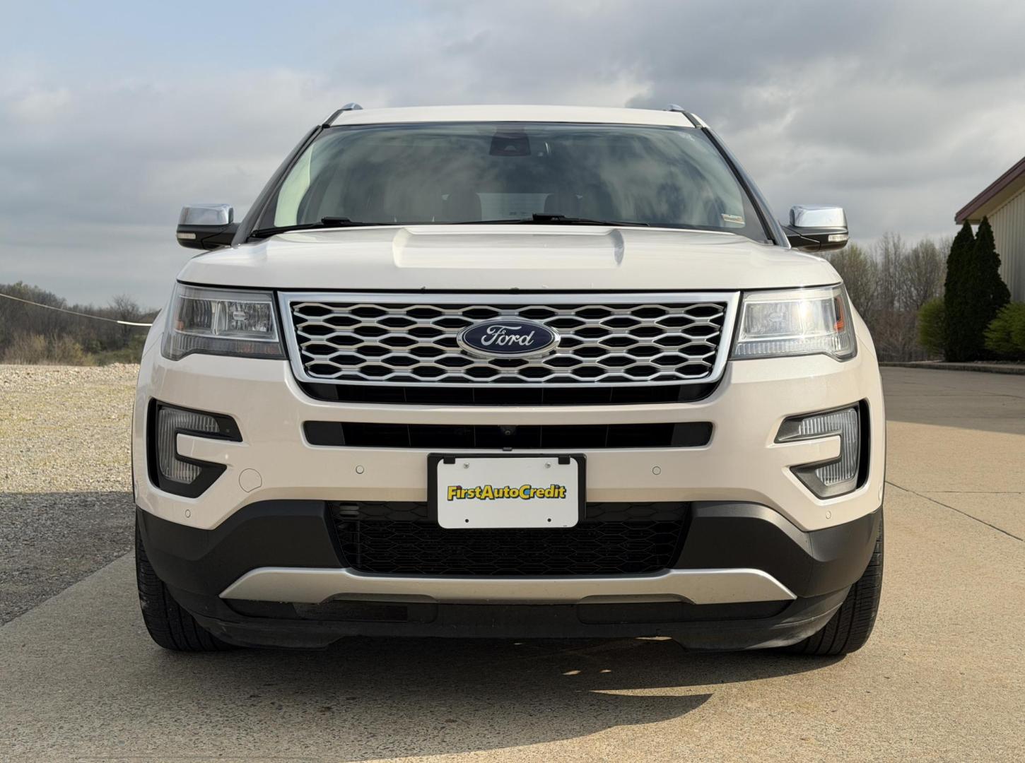 2017 WHITE /Tan Ford Explorer Platinum 4WD (1FM5K8HT1HG) with an 3.5L V6 engine, Automatic transmission, located at 2990 Old Orchard Rd., Jackson, MO, 63755, 37.354214, -89.612106 - 2017 Ford Explorer Platinum 133xxx miles 4 Wheel Drive 3.5L V6 Automatic Leather 3rd Row Navigation Backup Camera Power/Heated/Cooled Seats Heated Rear Seats Sunroof Bluetooth Remote Start Cruise Power Windows/Locks/Mirrors We have financing available and we accept trades! Fill out a - Photo#15