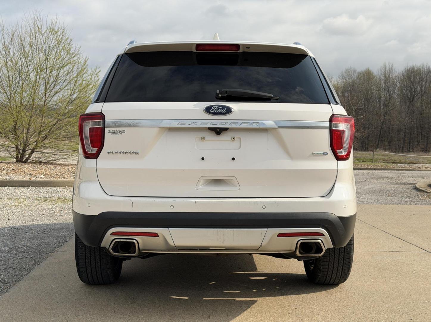 2017 WHITE /Tan Ford Explorer Platinum 4WD (1FM5K8HT1HG) with an 3.5L V6 engine, Automatic transmission, located at 2990 Old Orchard Rd., Jackson, MO, 63755, 37.354214, -89.612106 - 2017 Ford Explorer Platinum 133xxx miles 4 Wheel Drive 3.5L V6 Automatic Leather 3rd Row Navigation Backup Camera Power/Heated/Cooled Seats Heated Rear Seats Sunroof Bluetooth Remote Start Cruise Power Windows/Locks/Mirrors We have financing available and we accept trades! Fill out a - Photo#14