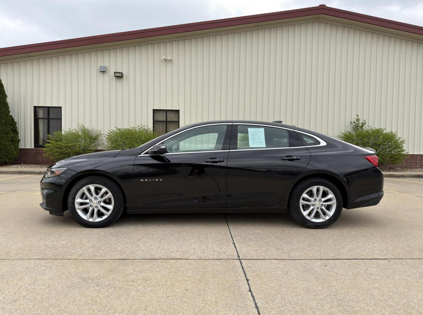 2018 BLACK /Gray Chevrolet Malibu LT (1G1ZD5ST5JF) with an 1.5L 4 Cyl. engine, Automatic transmission, located at 2990 Old Orchard Rd., Jackson, MO, 63755, 37.354214, -89.612106 - 2018 Chevrolet Malibu LT 1-Owner 42xxx miles Front Wheel Drive 1.5L 4 Cyl. Automatic Leather Backup Camera Power/Heated Seats Bluetooth Remote Start Cruise Power Windows/Locks/Mirrors We have financing available and we accept trades! Fill out a credit application on our website or come - Photo#8