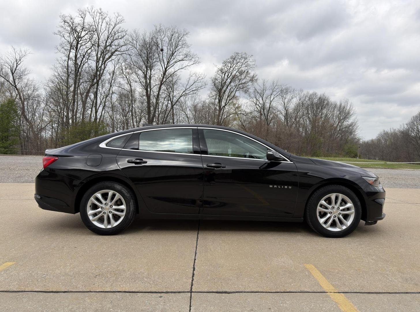 2018 BLACK /Gray Chevrolet Malibu LT (1G1ZD5ST5JF) with an 1.5L 4 Cyl. engine, Automatic transmission, located at 2990 Old Orchard Rd., Jackson, MO, 63755, 37.354214, -89.612106 - 2018 Chevrolet Malibu LT 1-Owner 42xxx miles Front Wheel Drive 1.5L 4 Cyl. Automatic Leather Backup Camera Power/Heated Seats Bluetooth Remote Start Cruise Power Windows/Locks/Mirrors We have financing available and we accept trades! Fill out a credit application on our website or come - Photo#9