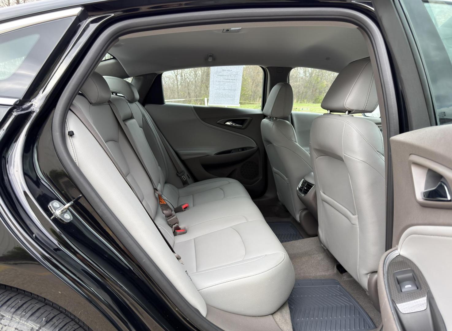 2018 BLACK /Gray Chevrolet Malibu LT (1G1ZD5ST5JF) with an 1.5L 4 Cyl. engine, Automatic transmission, located at 2990 Old Orchard Rd., Jackson, MO, 63755, 37.354214, -89.612106 - 2018 Chevrolet Malibu LT 1-Owner 42xxx miles Front Wheel Drive 1.5L 4 Cyl. Automatic Leather Backup Camera Power/Heated Seats Bluetooth Remote Start Cruise Power Windows/Locks/Mirrors We have financing available and we accept trades! Fill out a credit application on our website or come - Photo#19