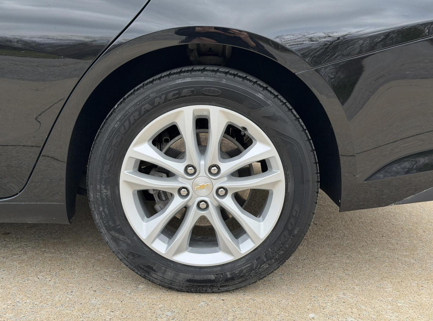 2018 BLACK /Gray Chevrolet Malibu LT (1G1ZD5ST5JF) with an 1.5L 4 Cyl. engine, Automatic transmission, located at 2990 Old Orchard Rd., Jackson, MO, 63755, 37.354214, -89.612106 - 2018 Chevrolet Malibu LT 1-Owner 42xxx miles Front Wheel Drive 1.5L 4 Cyl. Automatic Leather Backup Camera Power/Heated Seats Bluetooth Remote Start Cruise Power Windows/Locks/Mirrors We have financing available and we accept trades! Fill out a credit application on our website or come - Photo#39