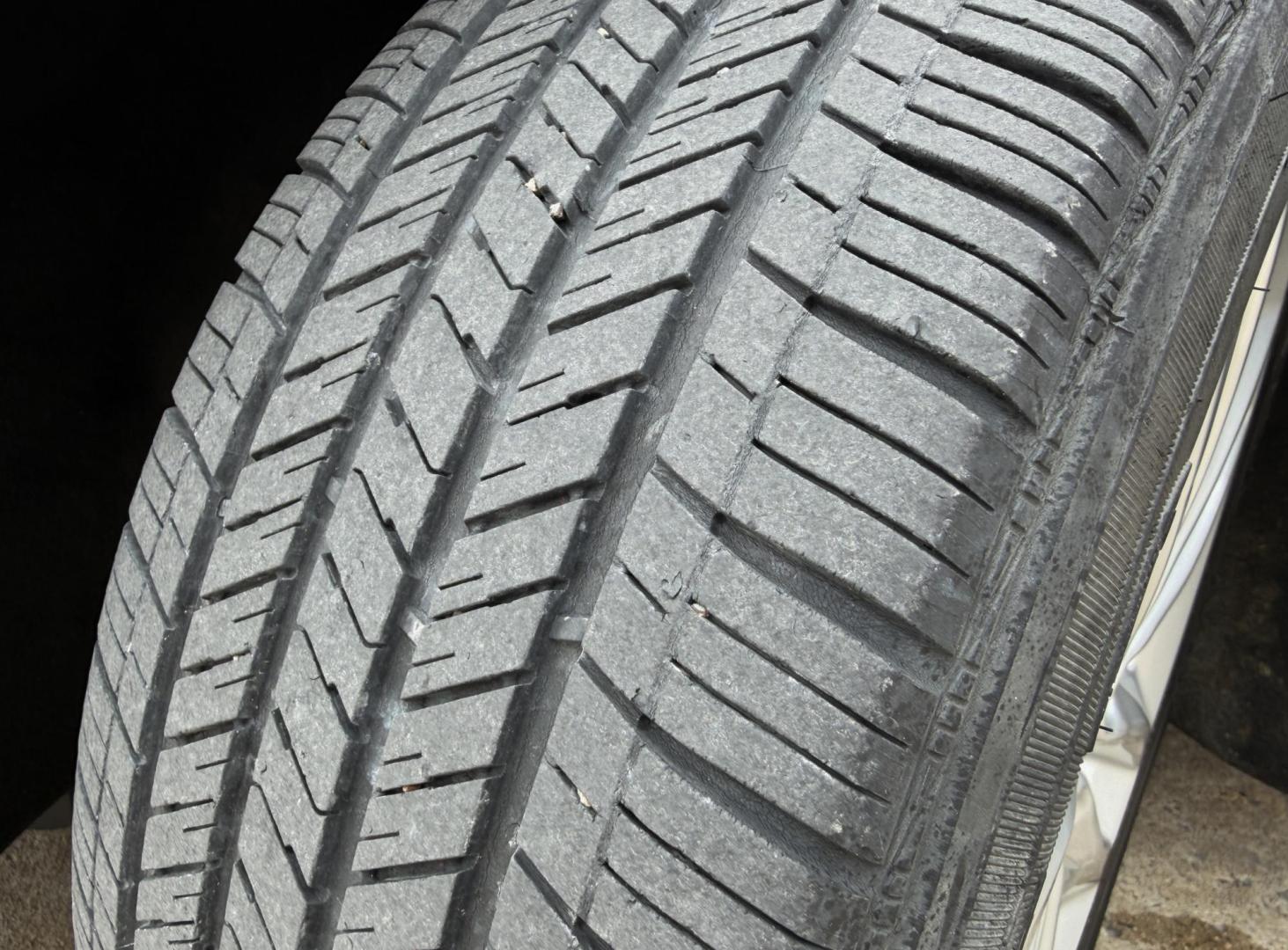 2018 BLACK /Gray Chevrolet Malibu LT (1G1ZD5ST5JF) with an 1.5L 4 Cyl. engine, Automatic transmission, located at 2990 Old Orchard Rd., Jackson, MO, 63755, 37.354214, -89.612106 - 2018 Chevrolet Malibu LT 1-Owner 42xxx miles Front Wheel Drive 1.5L 4 Cyl. Automatic Leather Backup Camera Power/Heated Seats Bluetooth Remote Start Cruise Power Windows/Locks/Mirrors We have financing available and we accept trades! Fill out a credit application on our website or come - Photo#37