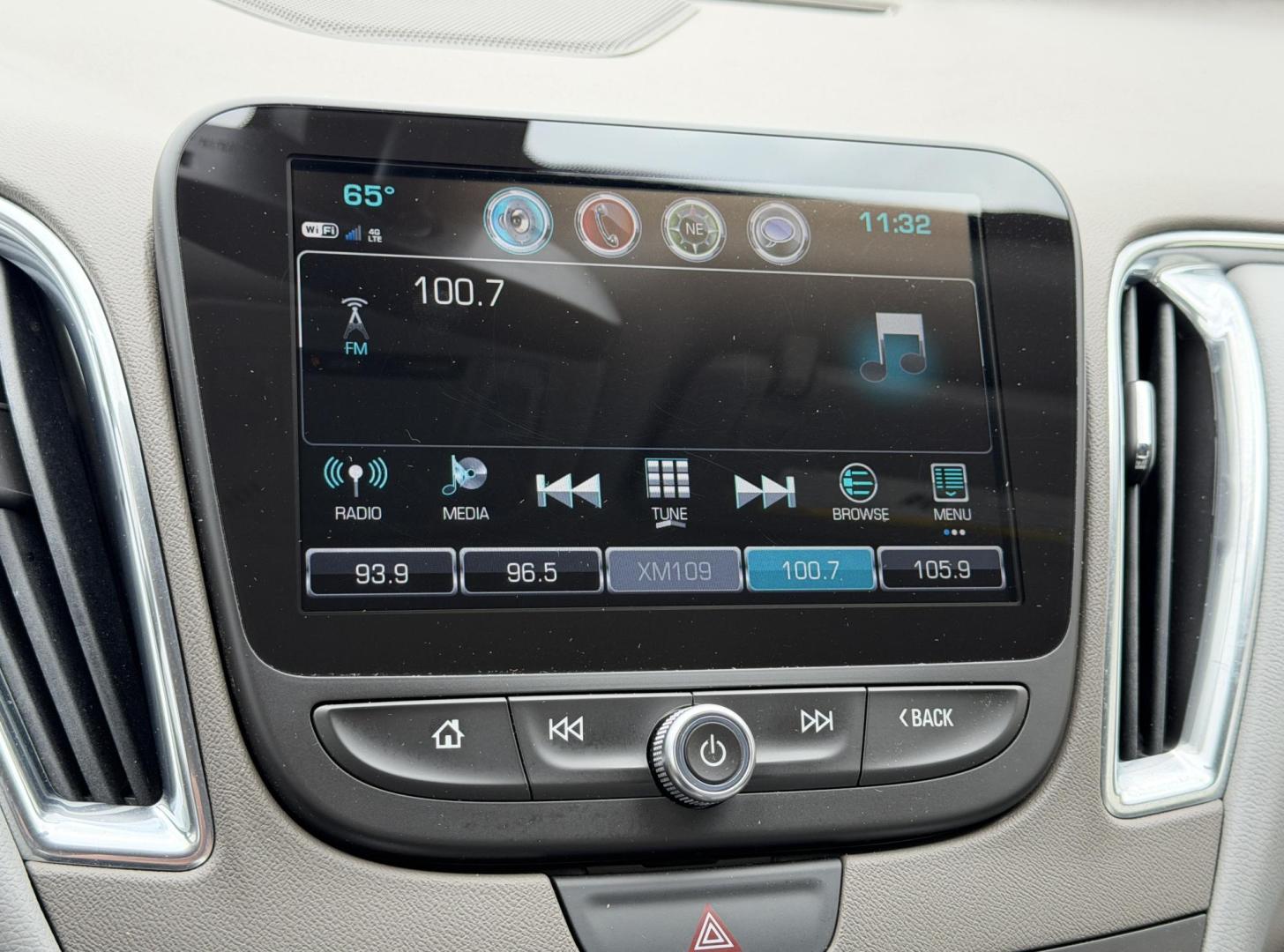 2018 BLACK /Gray Chevrolet Malibu LT (1G1ZD5ST5JF) with an 1.5L 4 Cyl. engine, Automatic transmission, located at 2990 Old Orchard Rd., Jackson, MO, 63755, 37.354214, -89.612106 - 2018 Chevrolet Malibu LT 1-Owner 42xxx miles Front Wheel Drive 1.5L 4 Cyl. Automatic Leather Backup Camera Power/Heated Seats Bluetooth Remote Start Cruise Power Windows/Locks/Mirrors We have financing available and we accept trades! Fill out a credit application on our website or come - Photo#28