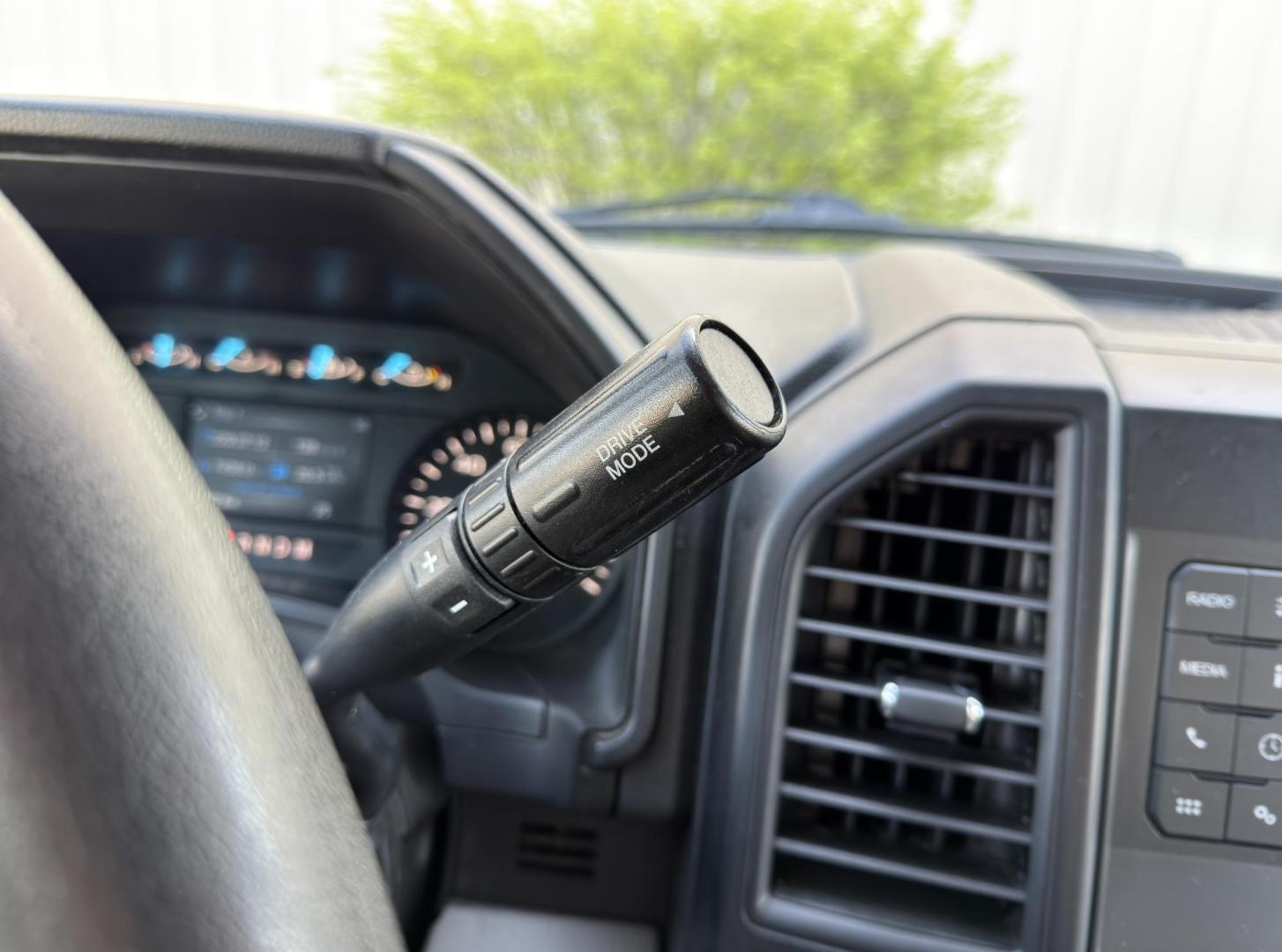 2020 WHITE /Gray Ford F-150 XL SuperCab 8-ft. 2WD (1FTEX1C47LK) with an 3.5L V6 engine, Automatic transmission, located at 2990 Old Orchard Rd., Jackson, MO, 63755, 37.354214, -89.612106 - 2020 Ford F-150 XL 1-Owner 102xxx miles Rear Wheel Drive 3.5L V6 Automatic Backup Camera Bluetooth Cruise Power Windows/Locks/Mirrors We have financing available and we accept trades! Fill out a credit application on our website or come by today! If you have any questions, give us a call - Photo#23