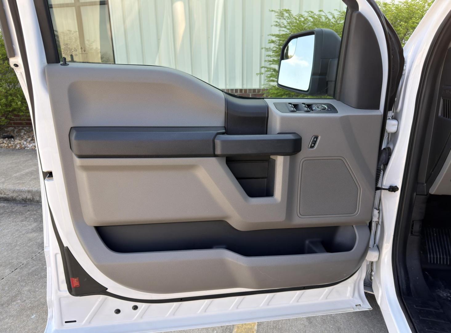 2020 WHITE /Gray Ford F-150 XL SuperCab 8-ft. 2WD (1FTEX1C47LK) with an 3.5L V6 engine, Automatic transmission, located at 2990 Old Orchard Rd., Jackson, MO, 63755, 37.354214, -89.612106 - 2020 Ford F-150 XL 1-Owner 102xxx miles Rear Wheel Drive 3.5L V6 Automatic Backup Camera Bluetooth Cruise Power Windows/Locks/Mirrors We have financing available and we accept trades! Fill out a credit application on our website or come by today! If you have any questions, give us a call - Photo#10