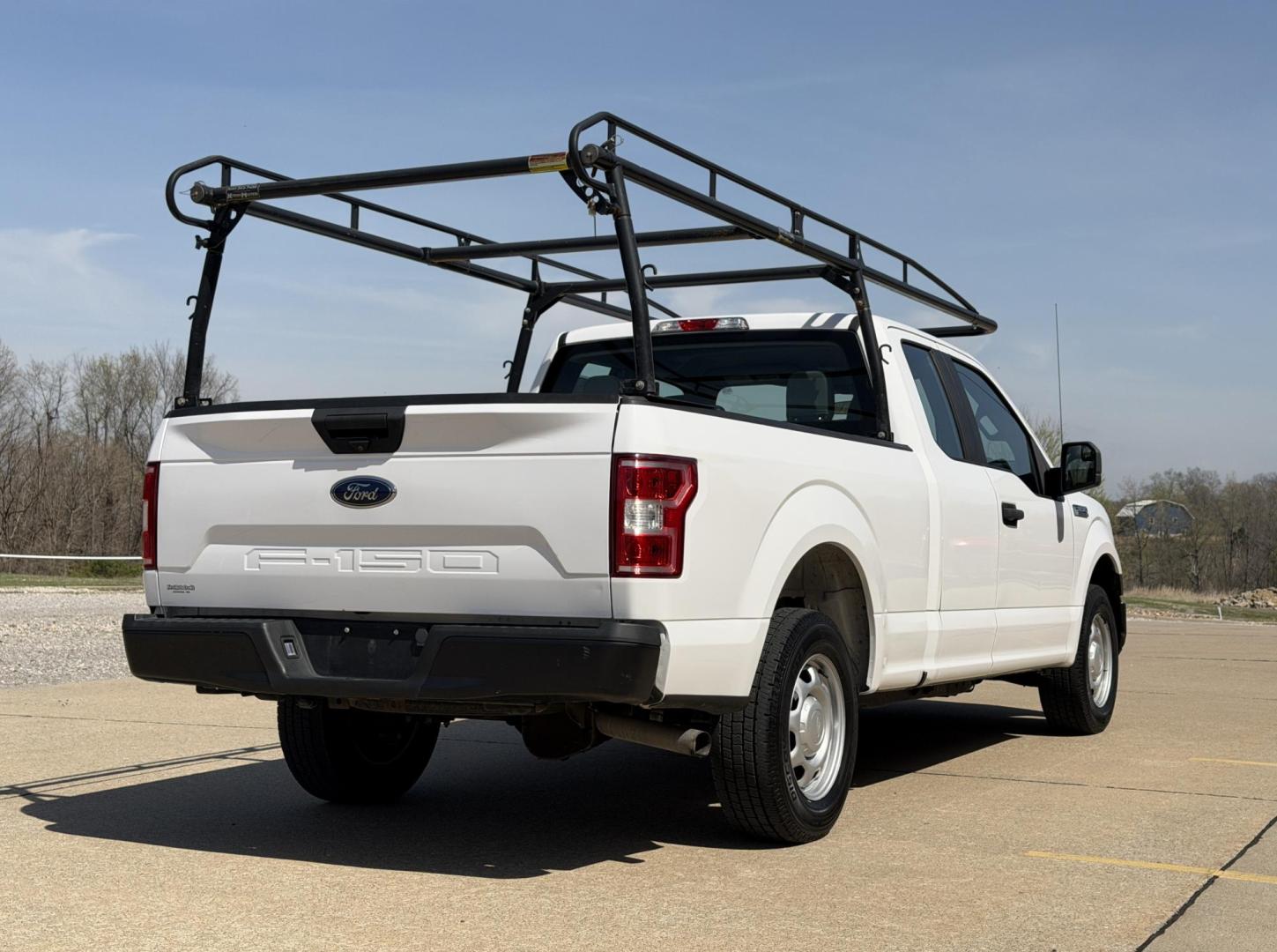 2020 WHITE /Gray Ford F-150 XL SuperCab 8-ft. 2WD (1FTEX1C47LK) with an 3.5L V6 engine, Automatic transmission, located at 2990 Old Orchard Rd., Jackson, MO, 63755, 37.354214, -89.612106 - 2020 Ford F-150 XL 1-Owner 102xxx miles Rear Wheel Drive 3.5L V6 Automatic Backup Camera Bluetooth Cruise Power Windows/Locks/Mirrors We have financing available and we accept trades! Fill out a credit application on our website or come by today! If you have any questions, give us a call - Photo#6