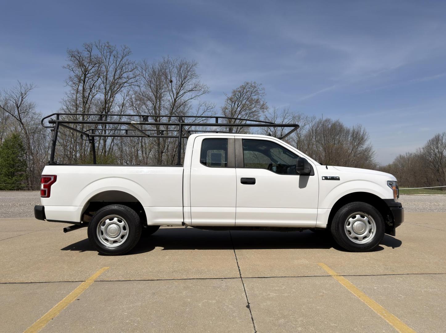 2020 WHITE /Gray Ford F-150 XL SuperCab 8-ft. 2WD (1FTEX1C47LK) with an 3.5L V6 engine, Automatic transmission, located at 2990 Old Orchard Rd., Jackson, MO, 63755, 37.354214, -89.612106 - 2020 Ford F-150 XL 1-Owner 102xxx miles Rear Wheel Drive 3.5L V6 Automatic Backup Camera Bluetooth Cruise Power Windows/Locks/Mirrors We have financing available and we accept trades! Fill out a credit application on our website or come by today! If you have any questions, give us a call - Photo#5