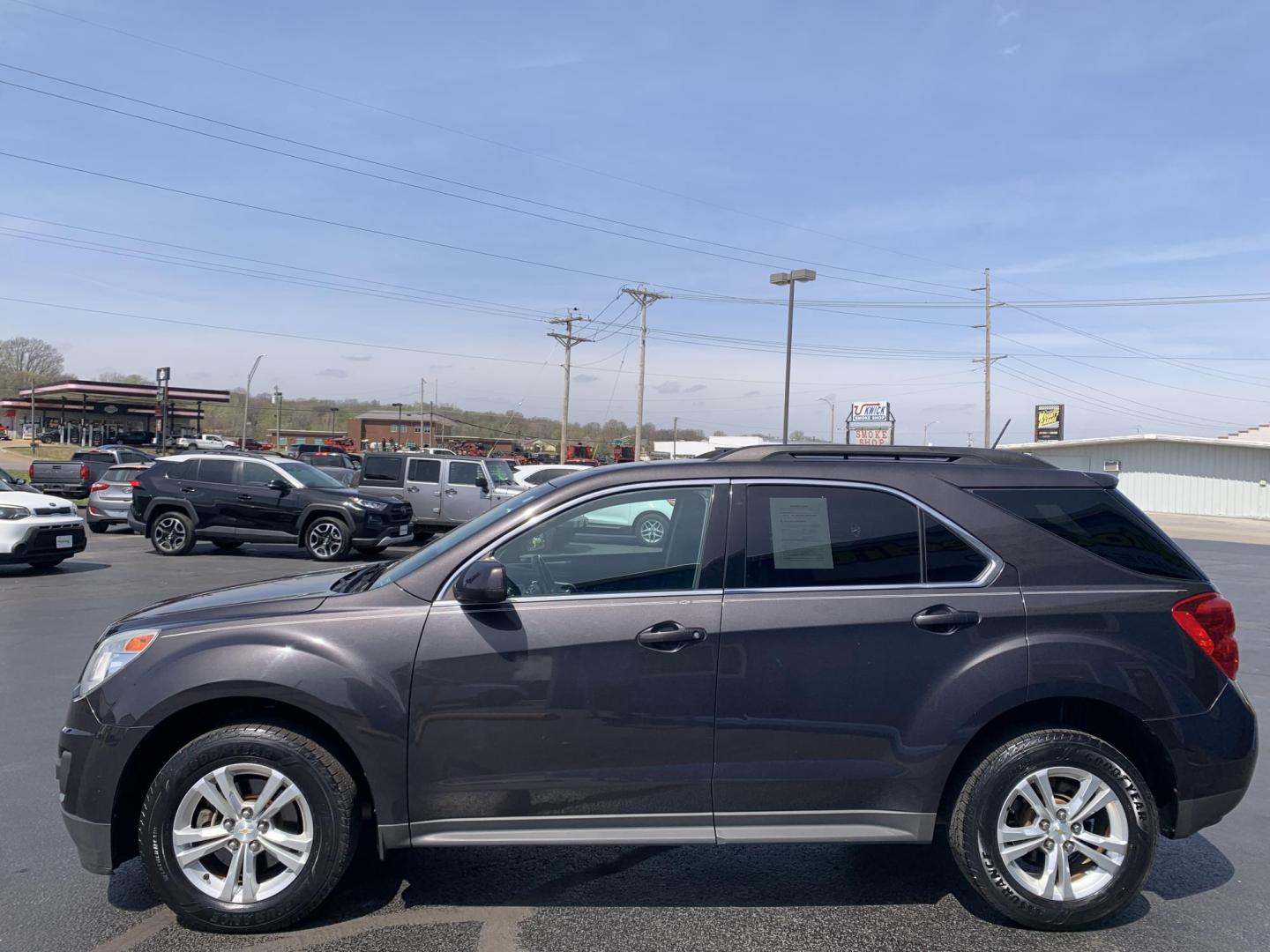 2013 GRAY /GRAY Chevrolet Equinox 1LT 2WD (2GNALDEKXD6) with an 2.4L L4 DOHC 16V engine, Automatic transmission, located at 506 S. Kingshighway, Cape Girardeau, MO, 63703, (573) 235-5000, 37.294991, -89.553635 - 2013 Chevrolet Equinox 1LT 91,xxx miles Cruise Control Front Wheel Drive Power windows/locks/mirrors We have financing available and we accept trades! Fill out a credit application on our website or come by today! If you have any questions, give us a call at (573) 235-5000 or visit our websi - Photo#4