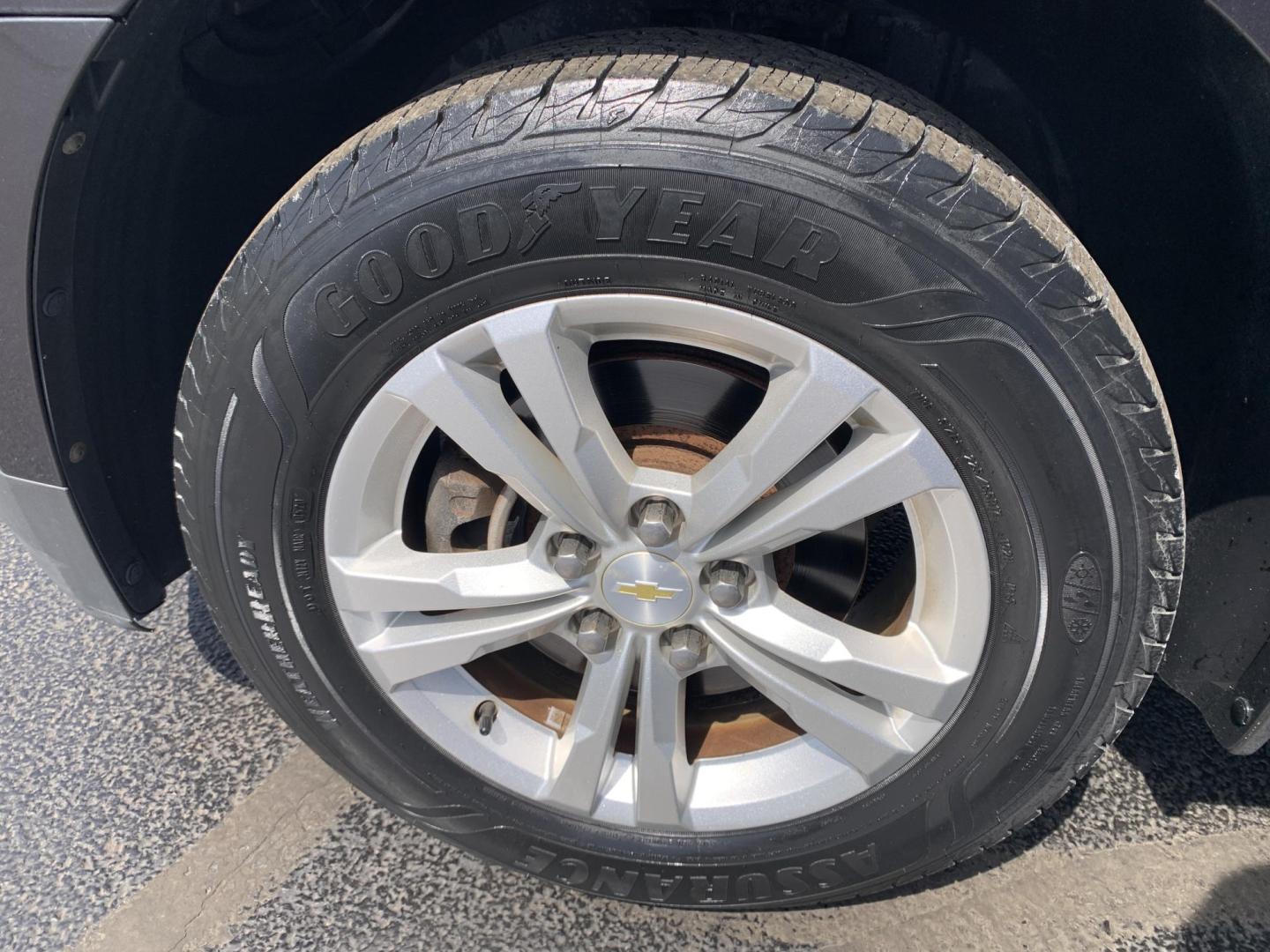 2013 GRAY /GRAY Chevrolet Equinox 1LT 2WD (2GNALDEKXD6) with an 2.4L L4 DOHC 16V engine, Automatic transmission, located at 506 S. Kingshighway, Cape Girardeau, MO, 63703, (573) 235-5000, 37.294991, -89.553635 - 2013 Chevrolet Equinox 1LT 91,xxx miles Cruise Control Front Wheel Drive Power windows/locks/mirrors We have financing available and we accept trades! Fill out a credit application on our website or come by today! If you have any questions, give us a call at (573) 235-5000 or visit our websi - Photo#28