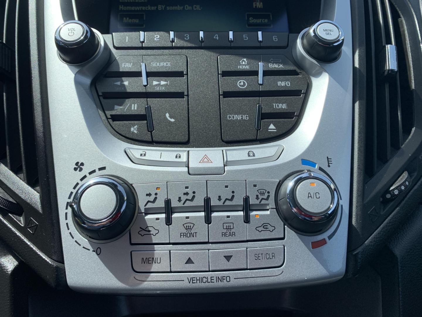 2013 GRAY /GRAY Chevrolet Equinox 1LT 2WD (2GNALDEKXD6) with an 2.4L L4 DOHC 16V engine, Automatic transmission, located at 506 S. Kingshighway, Cape Girardeau, MO, 63703, (573) 235-5000, 37.294991, -89.553635 - 2013 Chevrolet Equinox 1LT 91,xxx miles Cruise Control Front Wheel Drive Power windows/locks/mirrors We have financing available and we accept trades! Fill out a credit application on our website or come by today! If you have any questions, give us a call at (573) 235-5000 or visit our websi - Photo#24