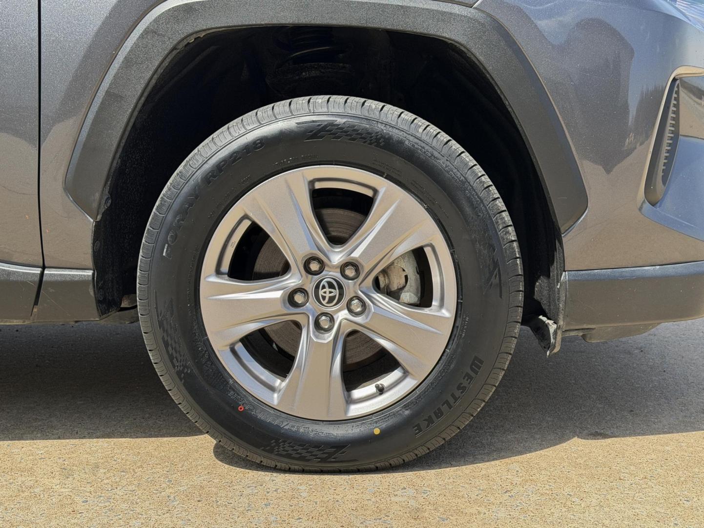 2022 GRAY /Black Toyota RAV4 XLE AWD (2T3P1RFV6NC) with an 2.5L 4 Cyl. engine, Automatic transmission, located at 2990 Old Orchard Rd., Jackson, MO, 63755, 37.354214, -89.612106 - 2022 Toyota RAV4 XLE 1-Owner 135xxx miles All Wheel Drive 2.5L 4 Cyl. Automatic Backup Camera Power Driver Seat Bluetooth Cruise Power Windows/Locks/Mirrors We have financing available and we accept trades! Fill out a credit application on our website or come by today! If you have any qu - Photo#37