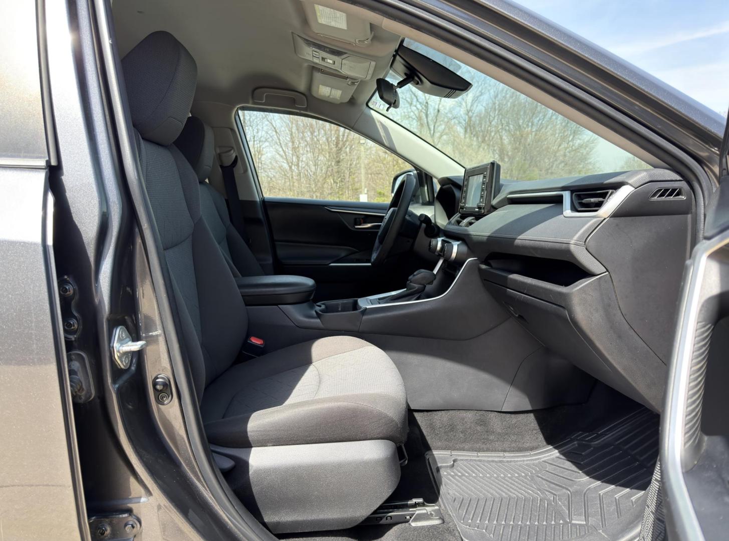 2022 GRAY /Black Toyota RAV4 XLE AWD (2T3P1RFV6NC) with an 2.5L 4 Cyl. engine, Automatic transmission, located at 2990 Old Orchard Rd., Jackson, MO, 63755, 37.354214, -89.612106 - 2022 Toyota RAV4 XLE 1-Owner 135xxx miles All Wheel Drive 2.5L 4 Cyl. Automatic Backup Camera Power Driver Seat Bluetooth Cruise Power Windows/Locks/Mirrors We have financing available and we accept trades! Fill out a credit application on our website or come by today! If you have any qu - Photo#14