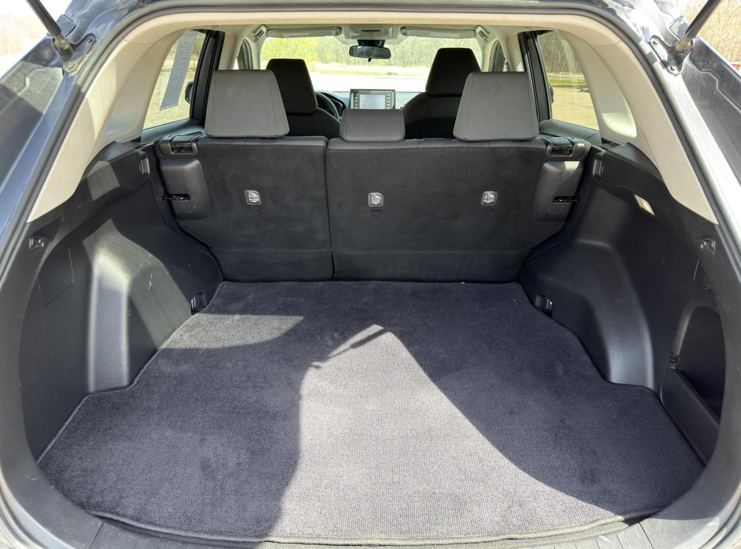 2022 GRAY /Black Toyota RAV4 XLE AWD (2T3P1RFV6NC) with an 2.5L 4 Cyl. engine, Automatic transmission, located at 2990 Old Orchard Rd., Jackson, MO, 63755, 37.354214, -89.612106 - 2022 Toyota RAV4 XLE 1-Owner 135xxx miles All Wheel Drive 2.5L 4 Cyl. Automatic Backup Camera Power Driver Seat Bluetooth Cruise Power Windows/Locks/Mirrors We have financing available and we accept trades! Fill out a credit application on our website or come by today! If you have any qu - Photo#18