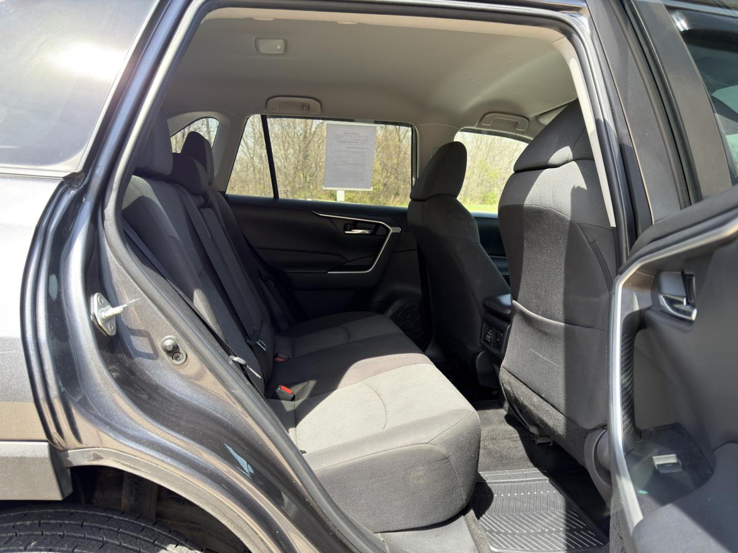 2022 GRAY /Black Toyota RAV4 XLE AWD (2T3P1RFV6NC) with an 2.5L 4 Cyl. engine, Automatic transmission, located at 2990 Old Orchard Rd., Jackson, MO, 63755, 37.354214, -89.612106 - 2022 Toyota RAV4 XLE 1-Owner 135xxx miles All Wheel Drive 2.5L 4 Cyl. Automatic Backup Camera Power Driver Seat Bluetooth Cruise Power Windows/Locks/Mirrors We have financing available and we accept trades! Fill out a credit application on our website or come by today! If you have any qu - Photo#16