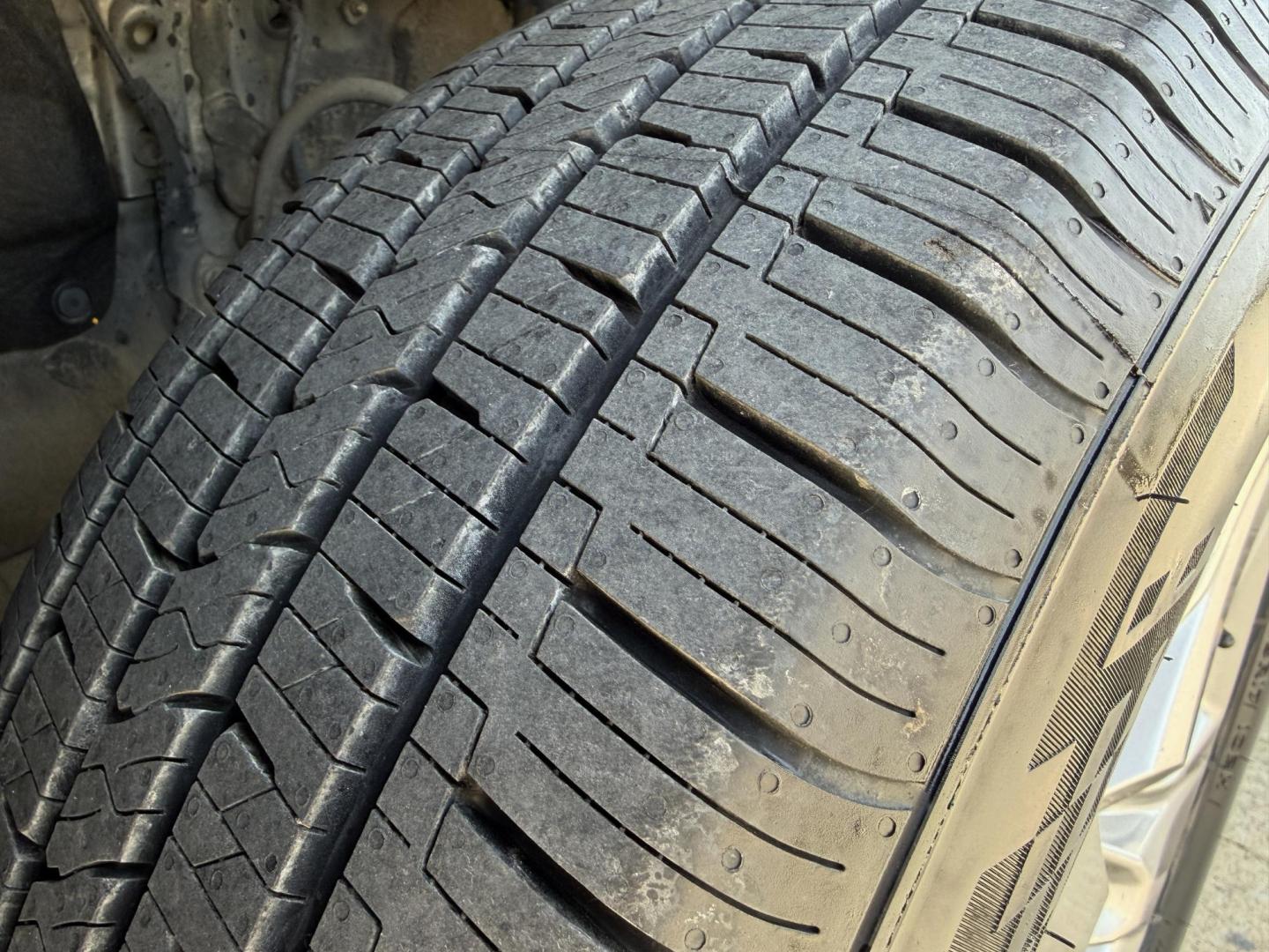 2022 GRAY /Black Toyota RAV4 XLE AWD (2T3P1RFV6NC) with an 2.5L 4 Cyl. engine, Automatic transmission, located at 2990 Old Orchard Rd., Jackson, MO, 63755, 37.354214, -89.612106 - 2022 Toyota RAV4 XLE 1-Owner 135xxx miles All Wheel Drive 2.5L 4 Cyl. Automatic Backup Camera Power Driver Seat Bluetooth Cruise Power Windows/Locks/Mirrors We have financing available and we accept trades! Fill out a credit application on our website or come by today! If you have any qu - Photo#33