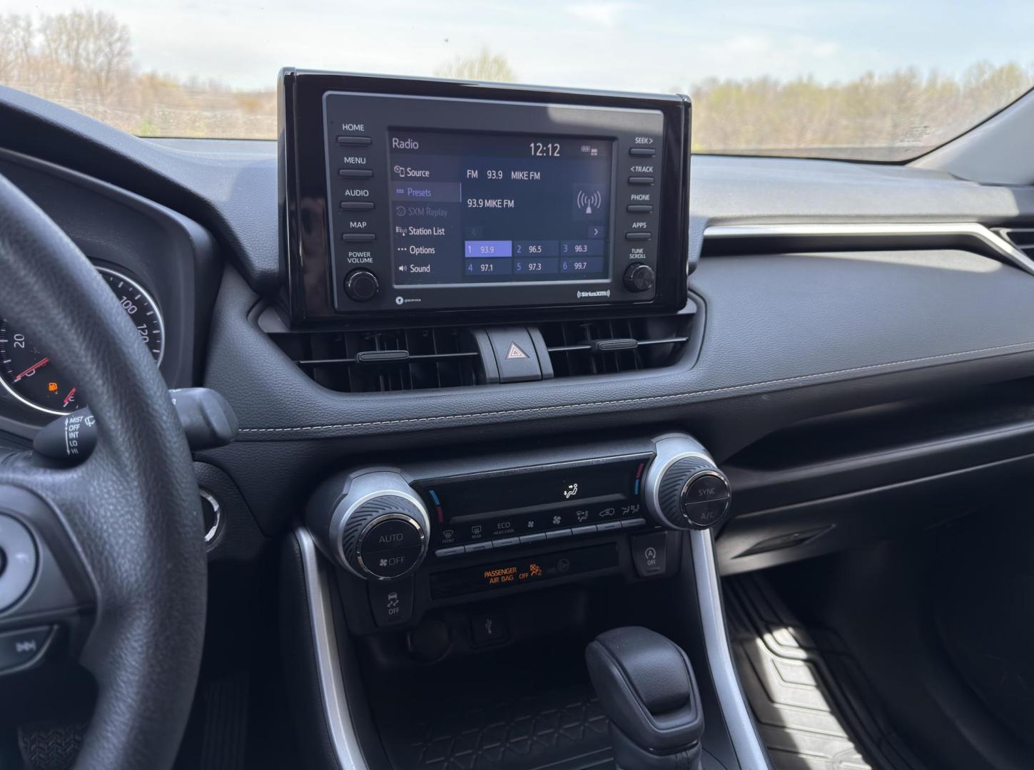 2022 GRAY /Black Toyota RAV4 XLE AWD (2T3P1RFV6NC) with an 2.5L 4 Cyl. engine, Automatic transmission, located at 2990 Old Orchard Rd., Jackson, MO, 63755, 37.354214, -89.612106 - 2022 Toyota RAV4 XLE 1-Owner 135xxx miles All Wheel Drive 2.5L 4 Cyl. Automatic Backup Camera Power Driver Seat Bluetooth Cruise Power Windows/Locks/Mirrors We have financing available and we accept trades! Fill out a credit application on our website or come by today! If you have any qu - Photo#24