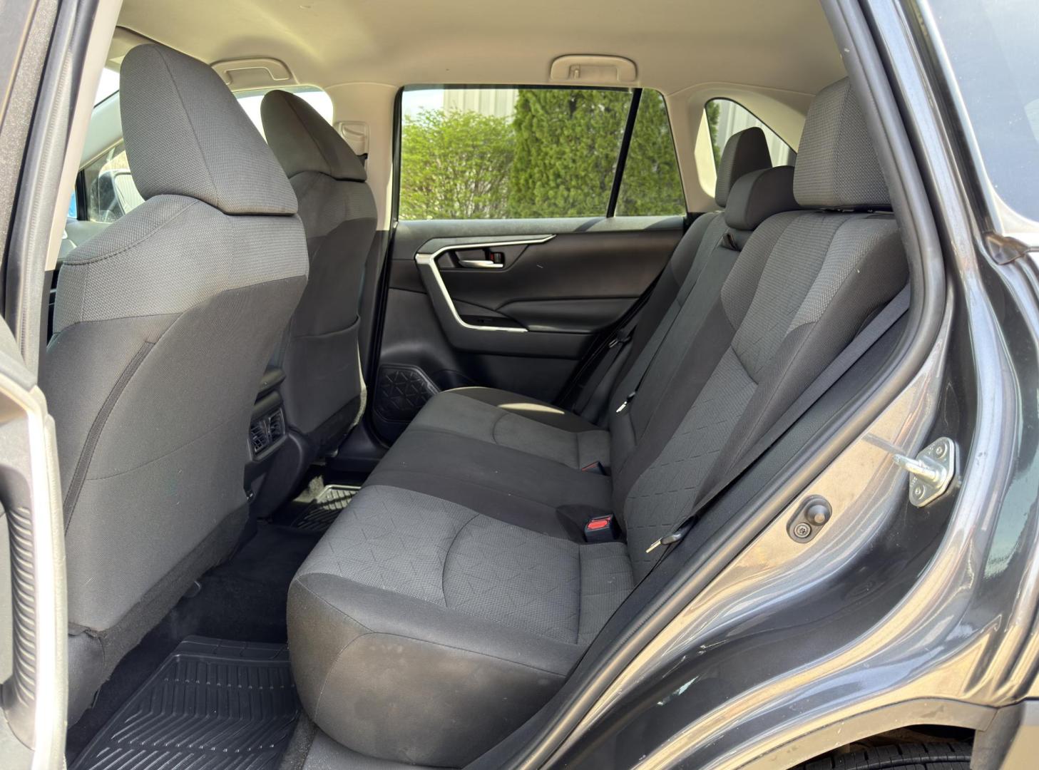 2022 GRAY /Black Toyota RAV4 XLE AWD (2T3P1RFV6NC) with an 2.5L 4 Cyl. engine, Automatic transmission, located at 2990 Old Orchard Rd., Jackson, MO, 63755, 37.354214, -89.612106 - 2022 Toyota RAV4 XLE 1-Owner 135xxx miles All Wheel Drive 2.5L 4 Cyl. Automatic Backup Camera Power Driver Seat Bluetooth Cruise Power Windows/Locks/Mirrors We have financing available and we accept trades! Fill out a credit application on our website or come by today! If you have any qu - Photo#15