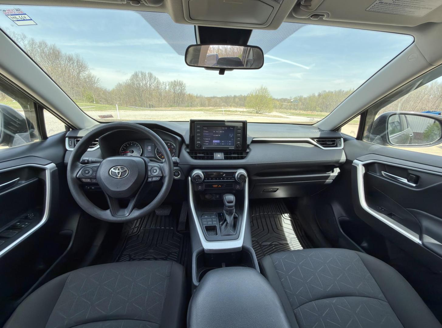 2022 GRAY /Black Toyota RAV4 XLE AWD (2T3P1RFV6NC) with an 2.5L 4 Cyl. engine, Automatic transmission, located at 2990 Old Orchard Rd., Jackson, MO, 63755, 37.354214, -89.612106 - 2022 Toyota RAV4 XLE 1-Owner 135xxx miles All Wheel Drive 2.5L 4 Cyl. Automatic Backup Camera Power Driver Seat Bluetooth Cruise Power Windows/Locks/Mirrors We have financing available and we accept trades! Fill out a credit application on our website or come by today! If you have any qu - Photo#19