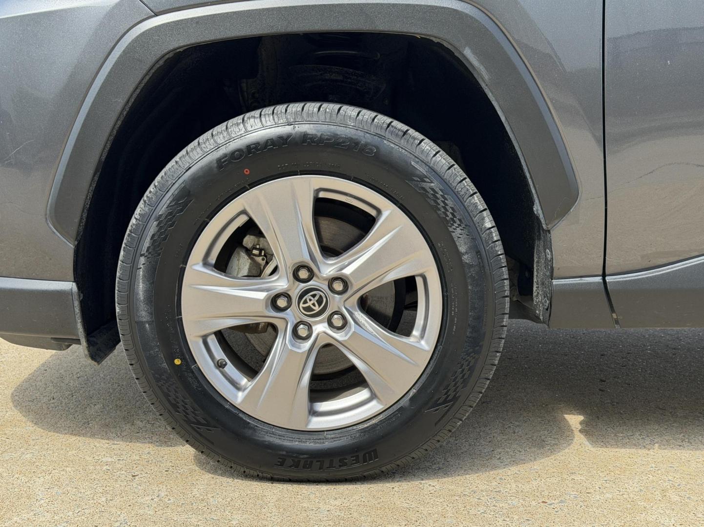 2022 GRAY /Black Toyota RAV4 XLE AWD (2T3P1RFV6NC) with an 2.5L 4 Cyl. engine, Automatic transmission, located at 2990 Old Orchard Rd., Jackson, MO, 63755, 37.354214, -89.612106 - 2022 Toyota RAV4 XLE 1-Owner 135xxx miles All Wheel Drive 2.5L 4 Cyl. Automatic Backup Camera Power Driver Seat Bluetooth Cruise Power Windows/Locks/Mirrors We have financing available and we accept trades! Fill out a credit application on our website or come by today! If you have any qu - Photo#34