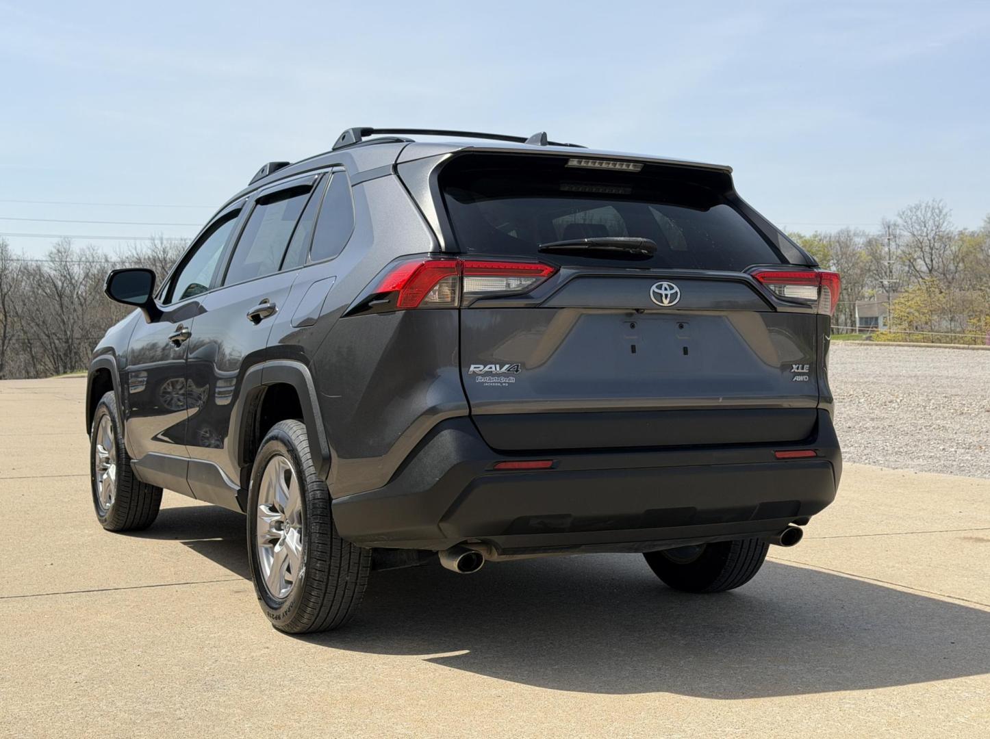 2022 GRAY /Black Toyota RAV4 XLE AWD (2T3P1RFV6NC) with an 2.5L 4 Cyl. engine, Automatic transmission, located at 2990 Old Orchard Rd., Jackson, MO, 63755, 37.354214, -89.612106 - 2022 Toyota RAV4 XLE 1-Owner 135xxx miles All Wheel Drive 2.5L 4 Cyl. Automatic Backup Camera Power Driver Seat Bluetooth Cruise Power Windows/Locks/Mirrors We have financing available and we accept trades! Fill out a credit application on our website or come by today! If you have any qu - Photo#8