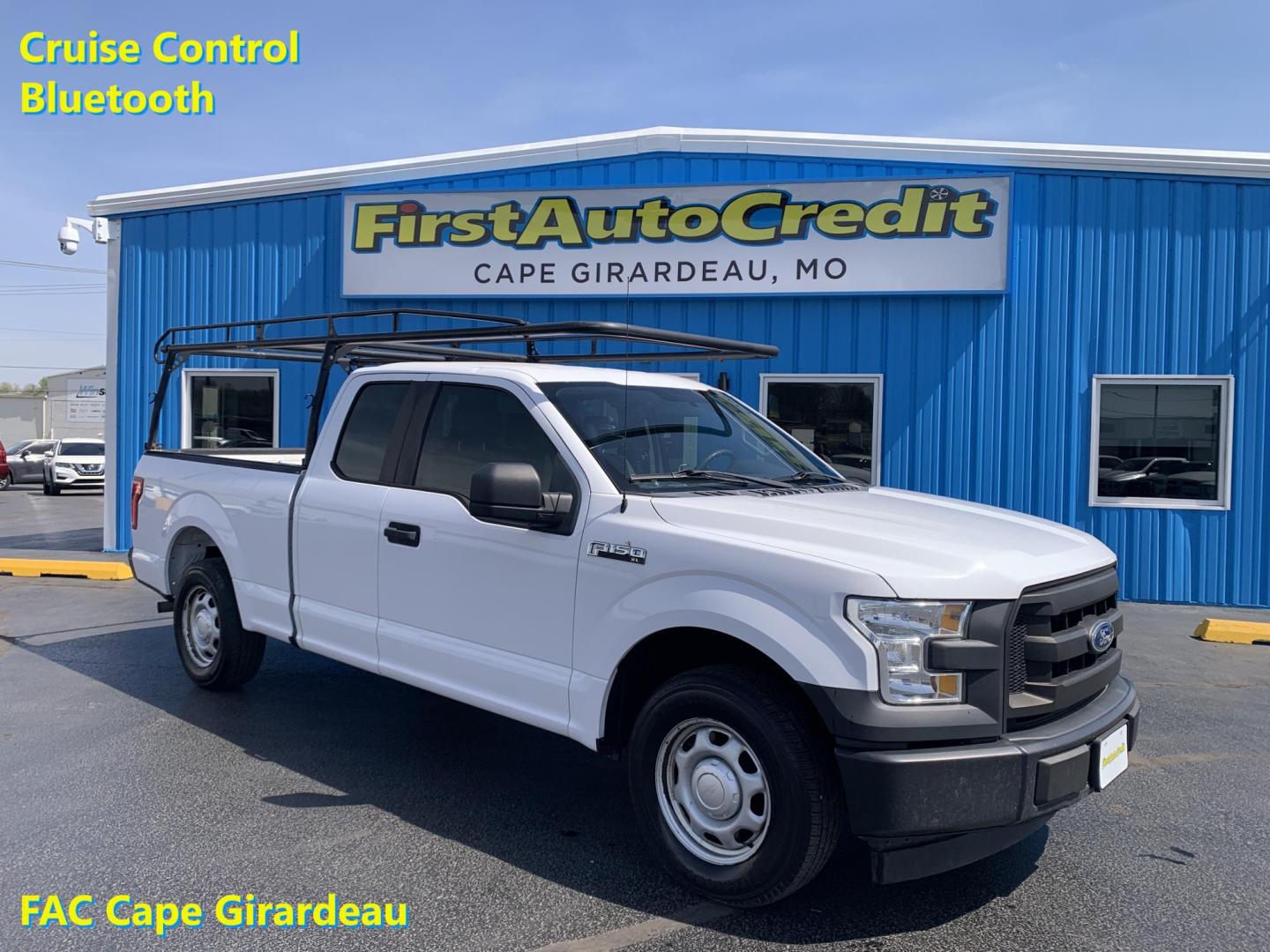 2017 WHITE /GRAY Ford F-150 XL SuperCab 6.5-ft. Bed 2WD (1FTEX1C8XHK) with an 3.5L V6 DOHC 24V engine, Automatic transmission, located at 506 S. Kingshighway, Cape Girardeau, MO, 63703, (573) 235-5000, 37.294991, -89.553635 - 2017 Ford F-150 XL SuperCab 6.5-ft. Bed 2WD 118,xxx miles Cruise Control Bluetooth Power Windows/Locks/Mirrors We have financing available and we accept trades! Fill out a credit application on our website or come by today! If you have any questions, give us a call at (573) 235-5000 or visit - Photo#0
