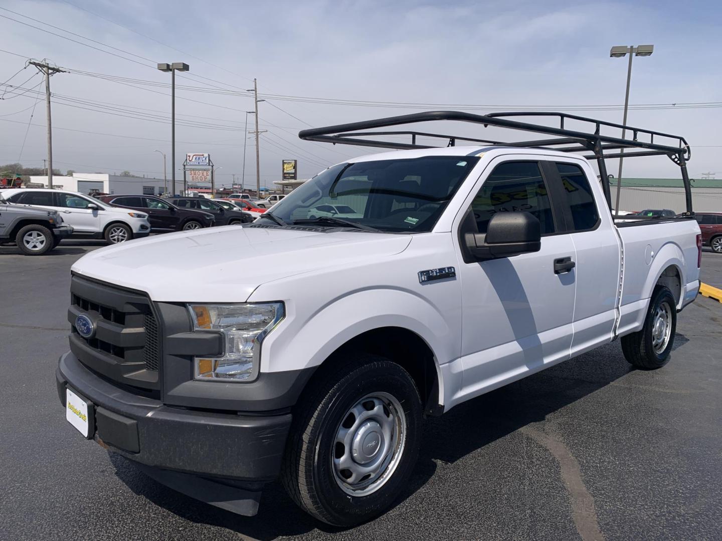 2017 WHITE /GRAY Ford F-150 XL SuperCab 6.5-ft. Bed 2WD (1FTEX1C8XHK) with an 3.5L V6 DOHC 24V engine, Automatic transmission, located at 506 S. Kingshighway, Cape Girardeau, MO, 63703, (573) 235-5000, 37.294991, -89.553635 - 2017 Ford F-150 XL SuperCab 6.5-ft. Bed 2WD 118,xxx miles Cruise Control Bluetooth Power Windows/Locks/Mirrors We have financing available and we accept trades! Fill out a credit application on our website or come by today! If you have any questions, give us a call at (573) 235-5000 or visit - Photo#3