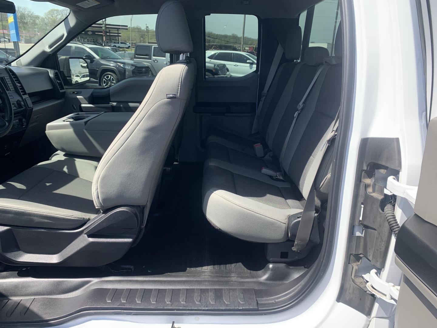 2017 WHITE /GRAY Ford F-150 XL SuperCab 6.5-ft. Bed 2WD (1FTEX1C8XHK) with an 3.5L V6 DOHC 24V engine, Automatic transmission, located at 506 S. Kingshighway, Cape Girardeau, MO, 63703, (573) 235-5000, 37.294991, -89.553635 - 2017 Ford F-150 XL SuperCab 6.5-ft. Bed 2WD 118,xxx miles Cruise Control Bluetooth Power Windows/Locks/Mirrors We have financing available and we accept trades! Fill out a credit application on our website or come by today! If you have any questions, give us a call at (573) 235-5000 or visit - Photo#17