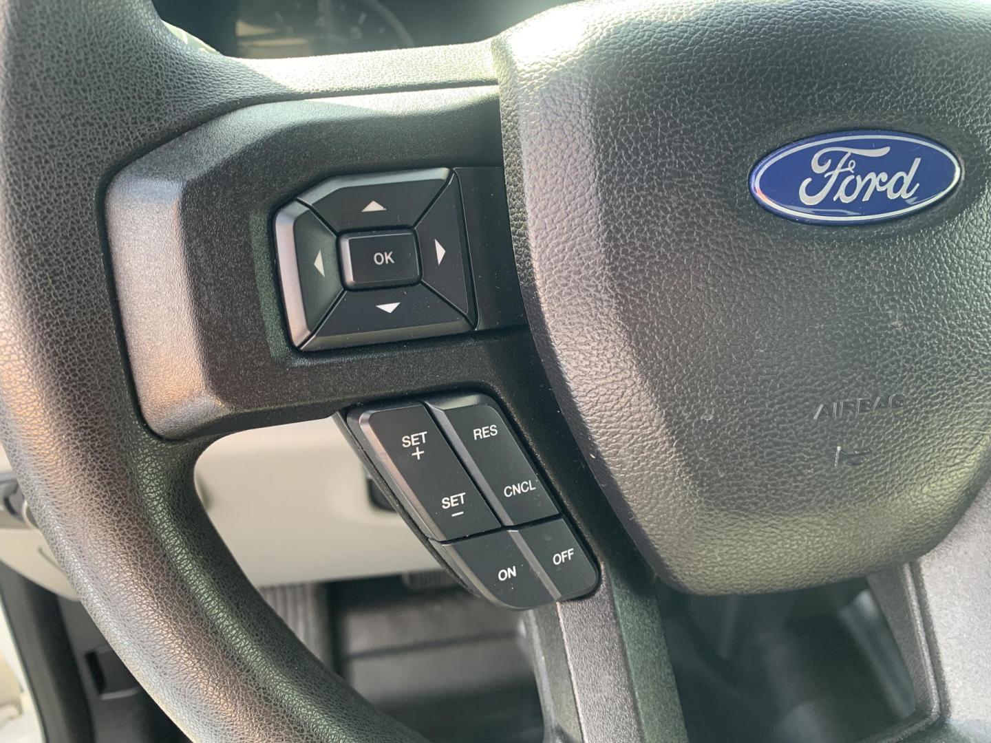 2017 WHITE /GRAY Ford F-150 XL SuperCab 6.5-ft. Bed 2WD (1FTEX1C8XHK) with an 3.5L V6 DOHC 24V engine, Automatic transmission, located at 506 S. Kingshighway, Cape Girardeau, MO, 63703, (573) 235-5000, 37.294991, -89.553635 - 2017 Ford F-150 XL SuperCab 6.5-ft. Bed 2WD 118,xxx miles Cruise Control Bluetooth Power Windows/Locks/Mirrors We have financing available and we accept trades! Fill out a credit application on our website or come by today! If you have any questions, give us a call at (573) 235-5000 or visit - Photo#19