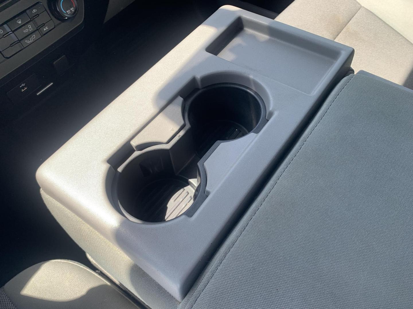 2017 WHITE /GRAY Ford F-150 XL SuperCab 6.5-ft. Bed 2WD (1FTEX1C8XHK) with an 3.5L V6 DOHC 24V engine, Automatic transmission, located at 506 S. Kingshighway, Cape Girardeau, MO, 63703, (573) 235-5000, 37.294991, -89.553635 - 2017 Ford F-150 XL SuperCab 6.5-ft. Bed 2WD 118,xxx miles Cruise Control Bluetooth Power Windows/Locks/Mirrors We have financing available and we accept trades! Fill out a credit application on our website or come by today! If you have any questions, give us a call at (573) 235-5000 or visit - Photo#23